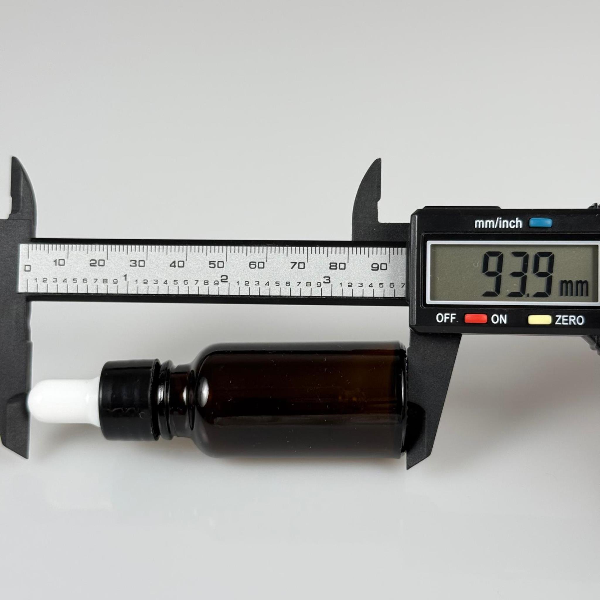 20 CC AMBER CAM DAMLALIKLI ŞİŞE - BEYAZ EMZİK + SİYAH DÜZ KAPAK + CAM PİPET TAKIM - 20 ML KAHVERENGİ DAMLALIKLI ŞİŞE SETİ