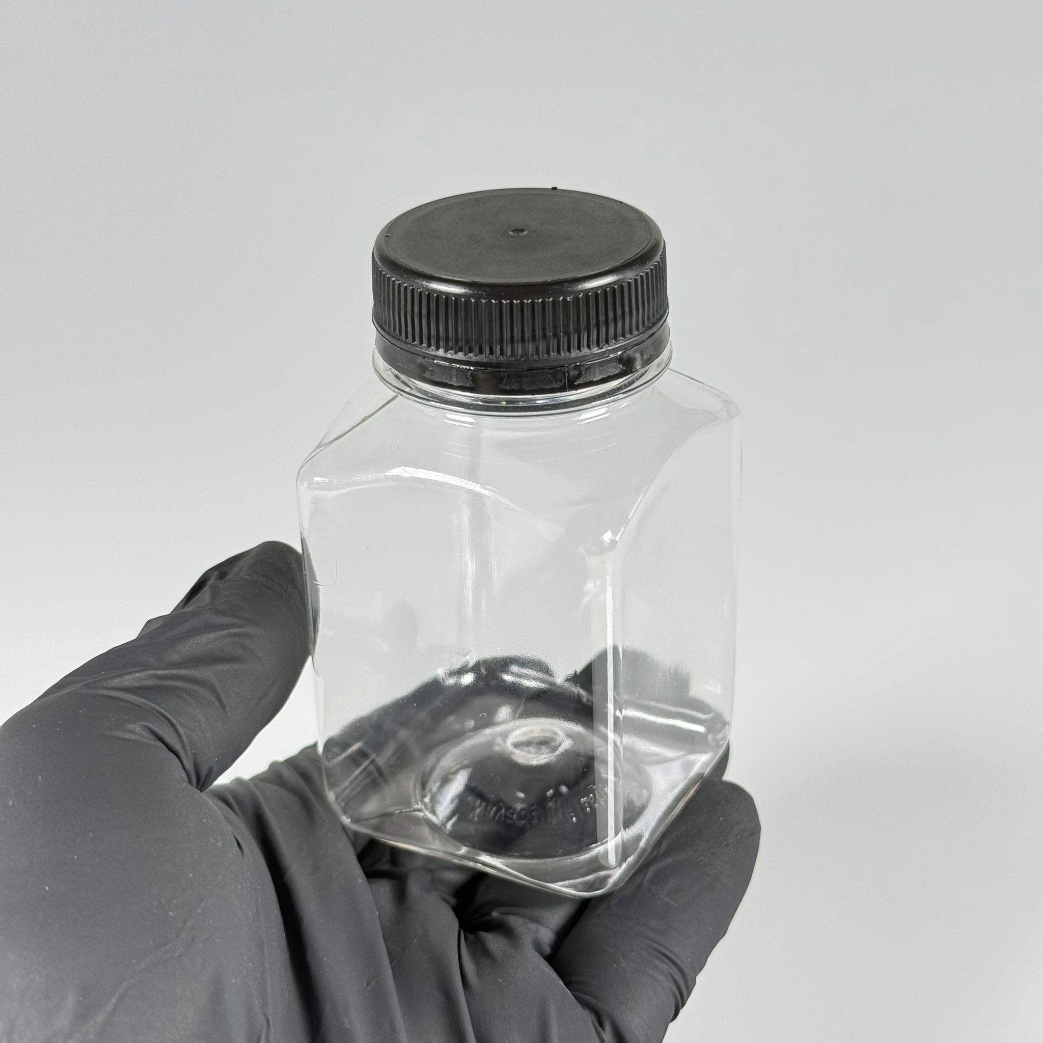 150 CC KÖŞELİ KARE PET ŞİŞE (15,6 GR) - 38 MM GENİŞ AĞIZLI KİLİTLİ SİYAH - 150 ML DETOX, MEYVE SUYU, SMOOTHIE, AYRAN, SÜT, MEŞRUBAT VB İÇİN BOŞ PLASTİK ŞİŞELER