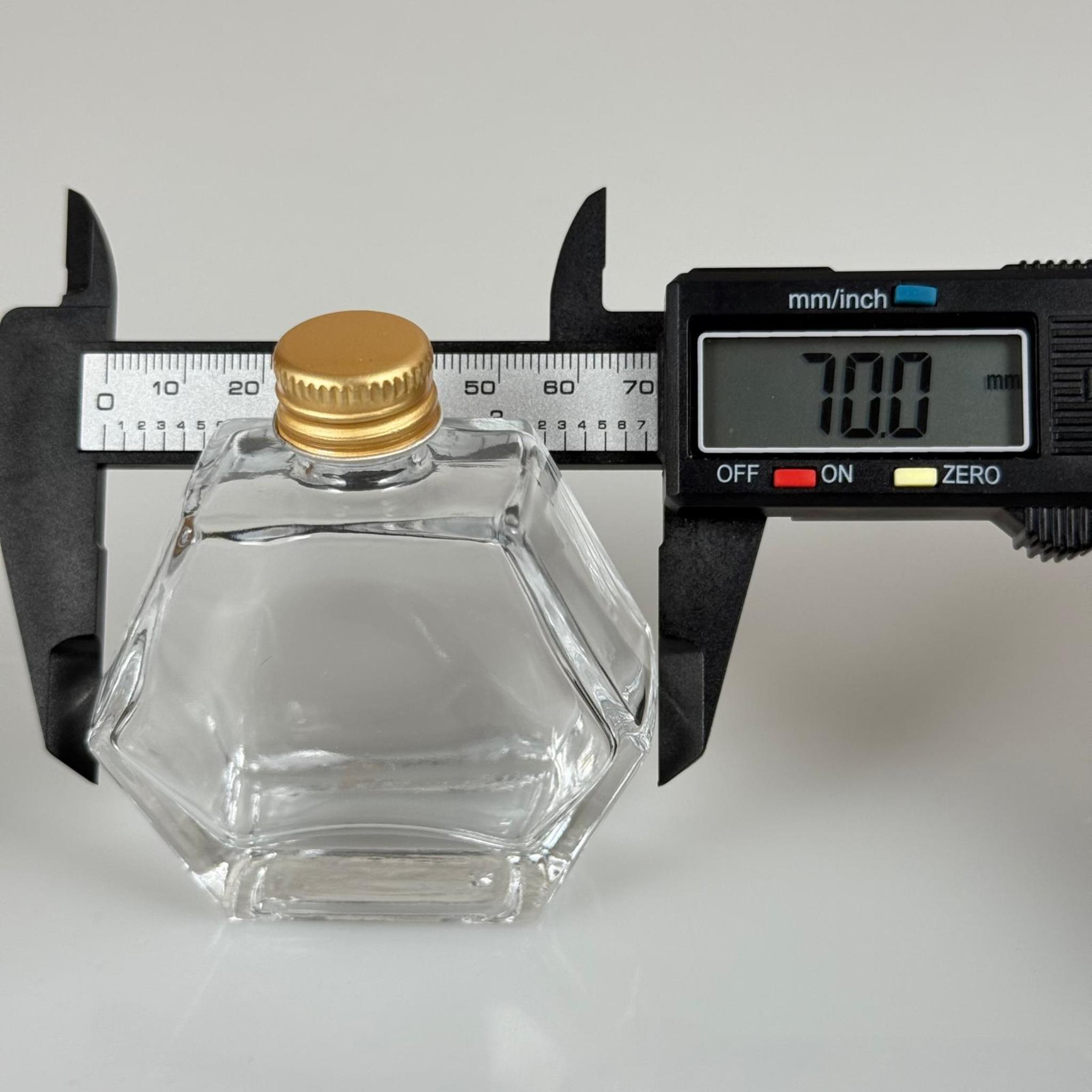50 CC ALTIGEN CAM ŞİŞE + GOLD METAL KAPAK + KOLONYA TIPASI - 50 ML HEDİYELİK CAM KOLONYA ŞİŞESİ - DÜĞÜN, NİŞAN, SÖZ, KINA, CENAZE, PROMOSYON İÇİN HEDİYELİK KOLONYA ŞİŞELERİ