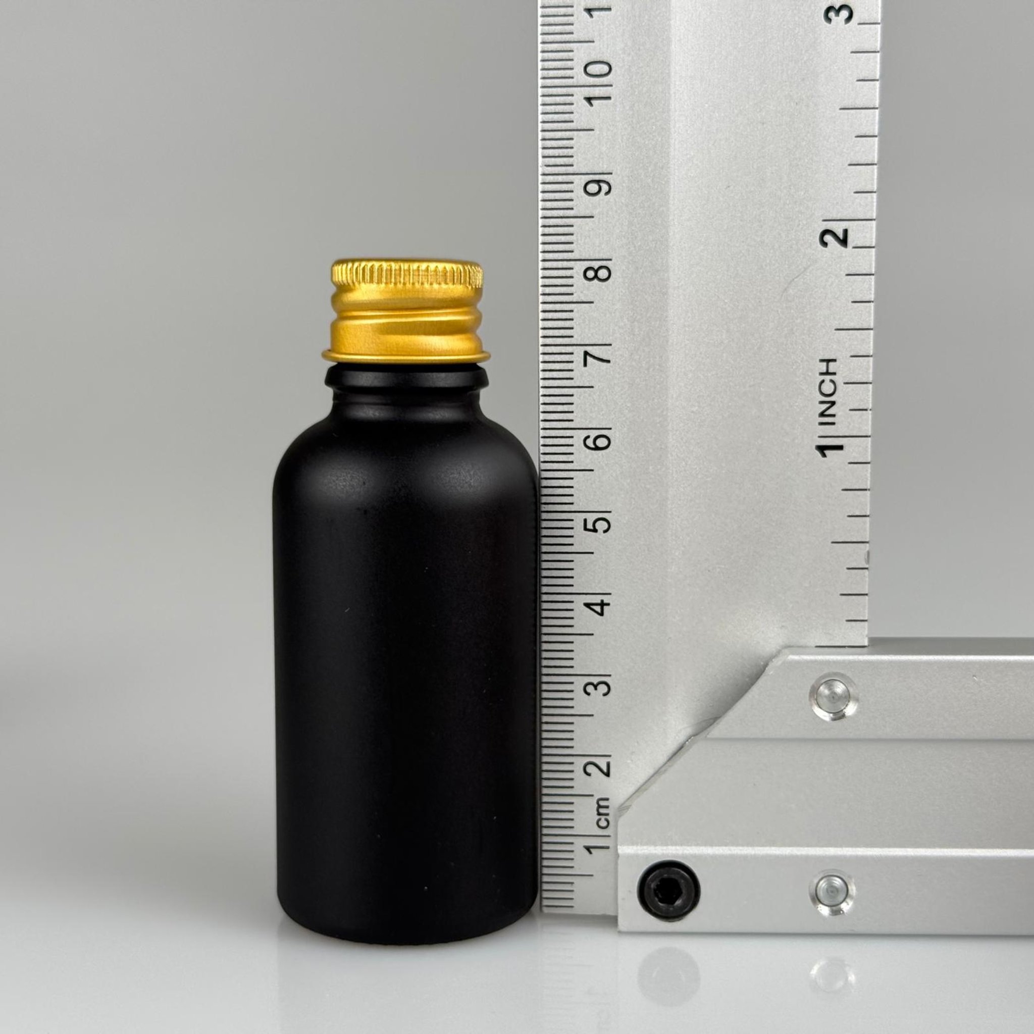 30 CC MAT SİYAH CAM ŞİŞE + KÖPÜK CONTALI GOLD ALÜMİNYUM METAL KAPAKLI + KÖR TIPALI TAKIM - 30 ML MAT SİYAH CAM ŞİŞE