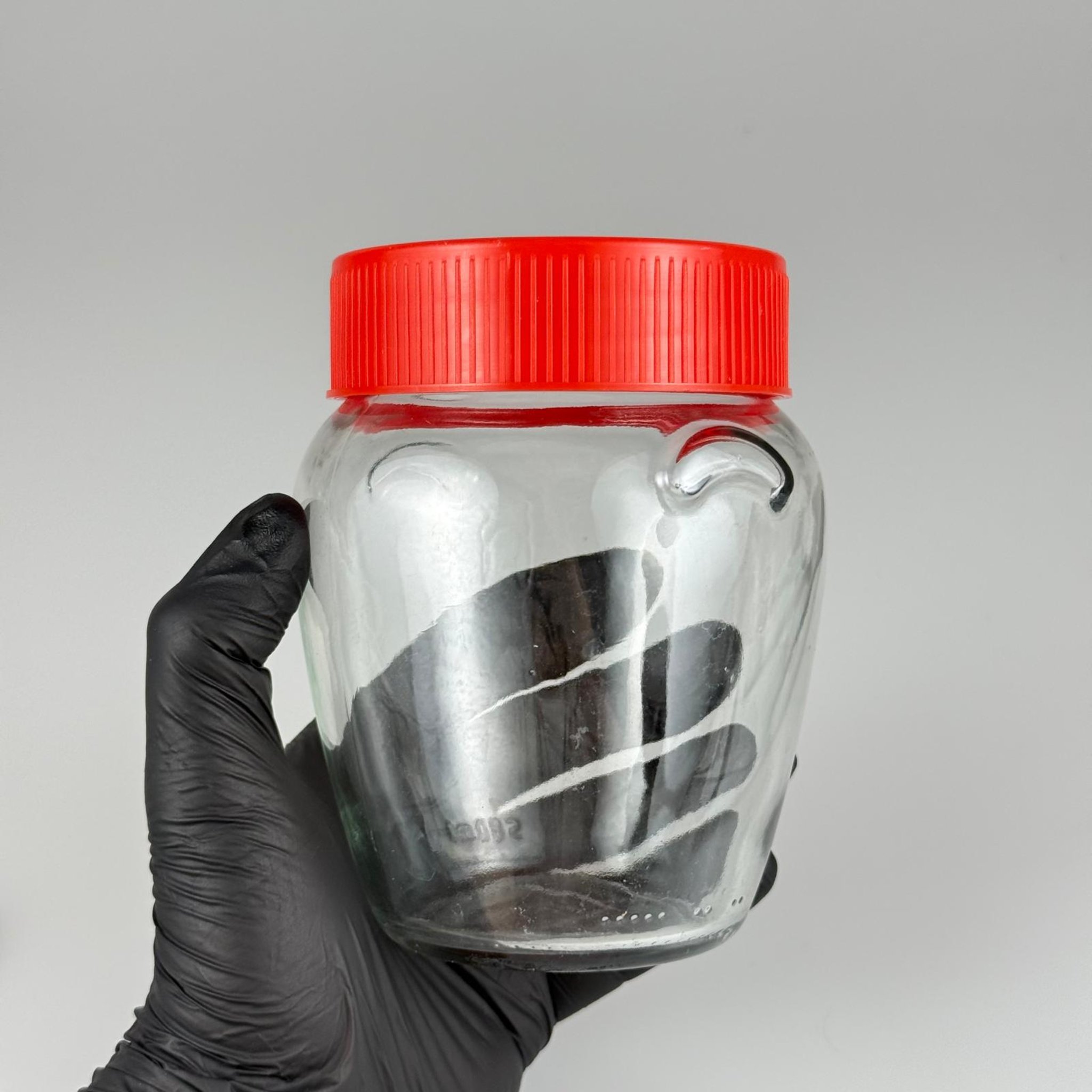 580 CC KULPLU CAM KAVANOZ- DERİN PLASTİK KIRMIZI KAPAKLI - 580 CC VASO ORCIO KAVANOZ