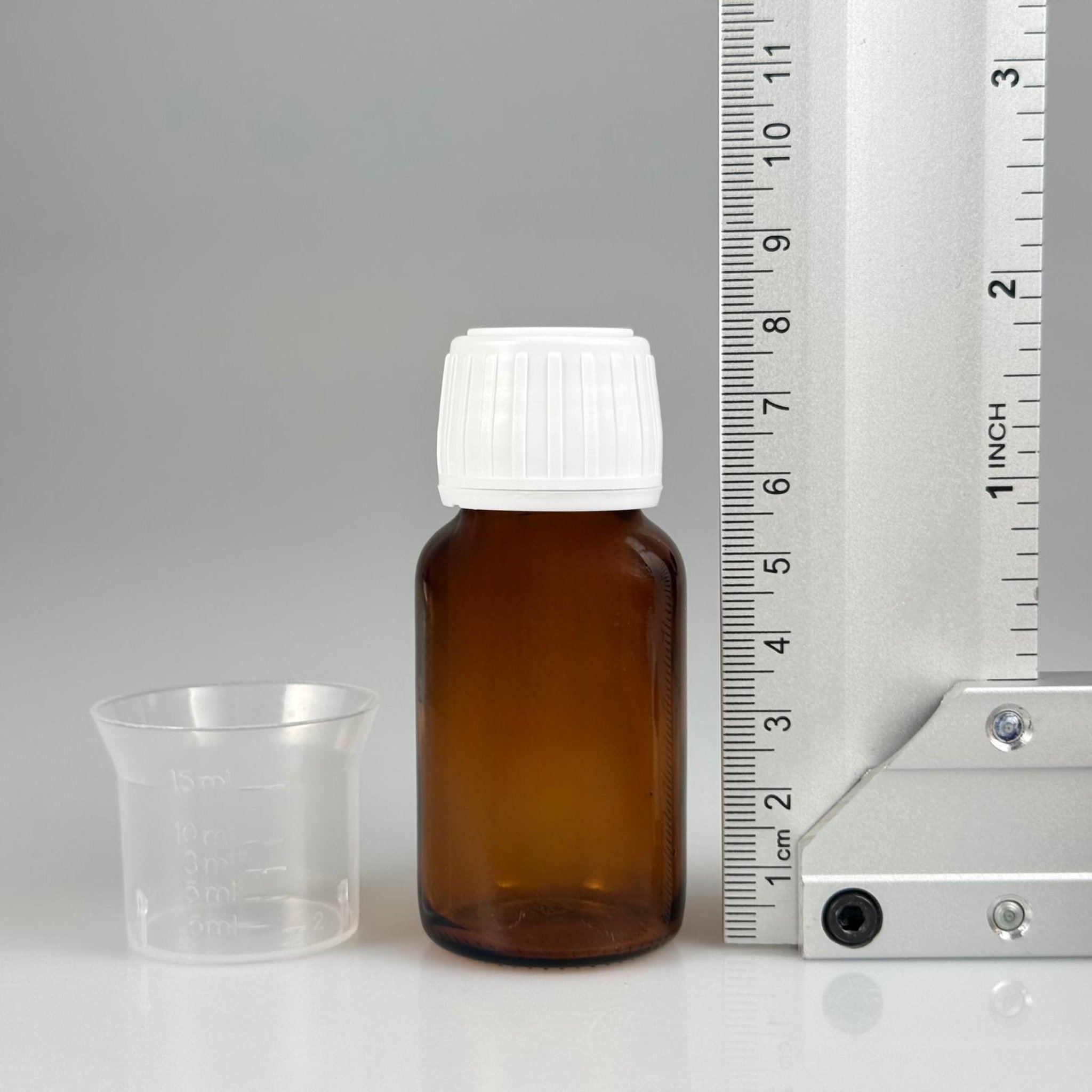 30 CC AMBER CAM ŞİŞE + BEYAZ KİLİTLİ KAPAK + 15 ML ÖLÇEK TAKIM - 30 ML KAHVERENGİ BOŞ ŞURUP ŞİŞESİ (AĞIZ ÇAPI 25 MM) - 30 ML ECZA ŞİŞESİ
