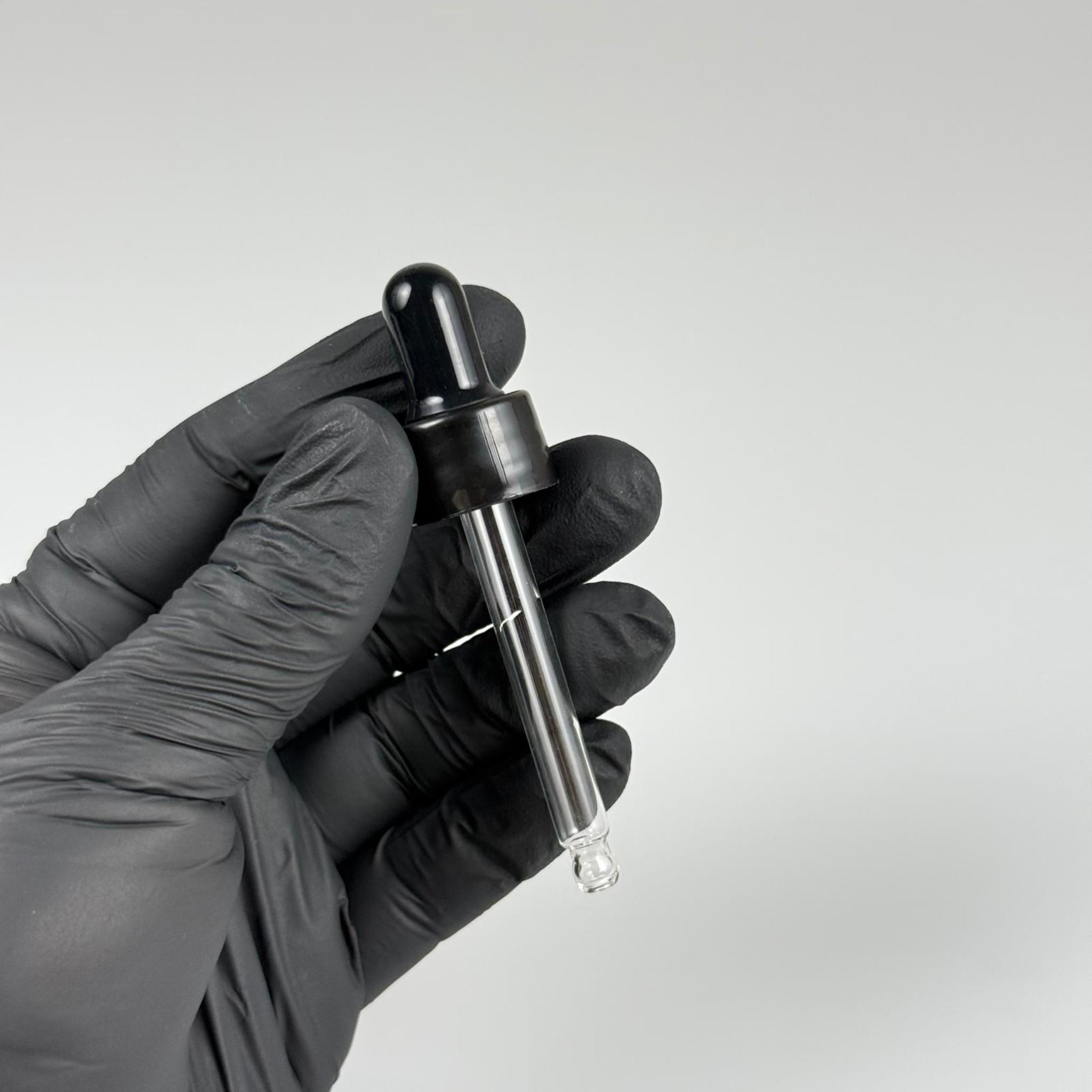 18 MM CAM DAMLALIKLI TAKIM - SİYAH EMZİK +  DELİKLİ PLASTİK DÜZ SİYAH KAPAK + 70 MM CAM PİPET