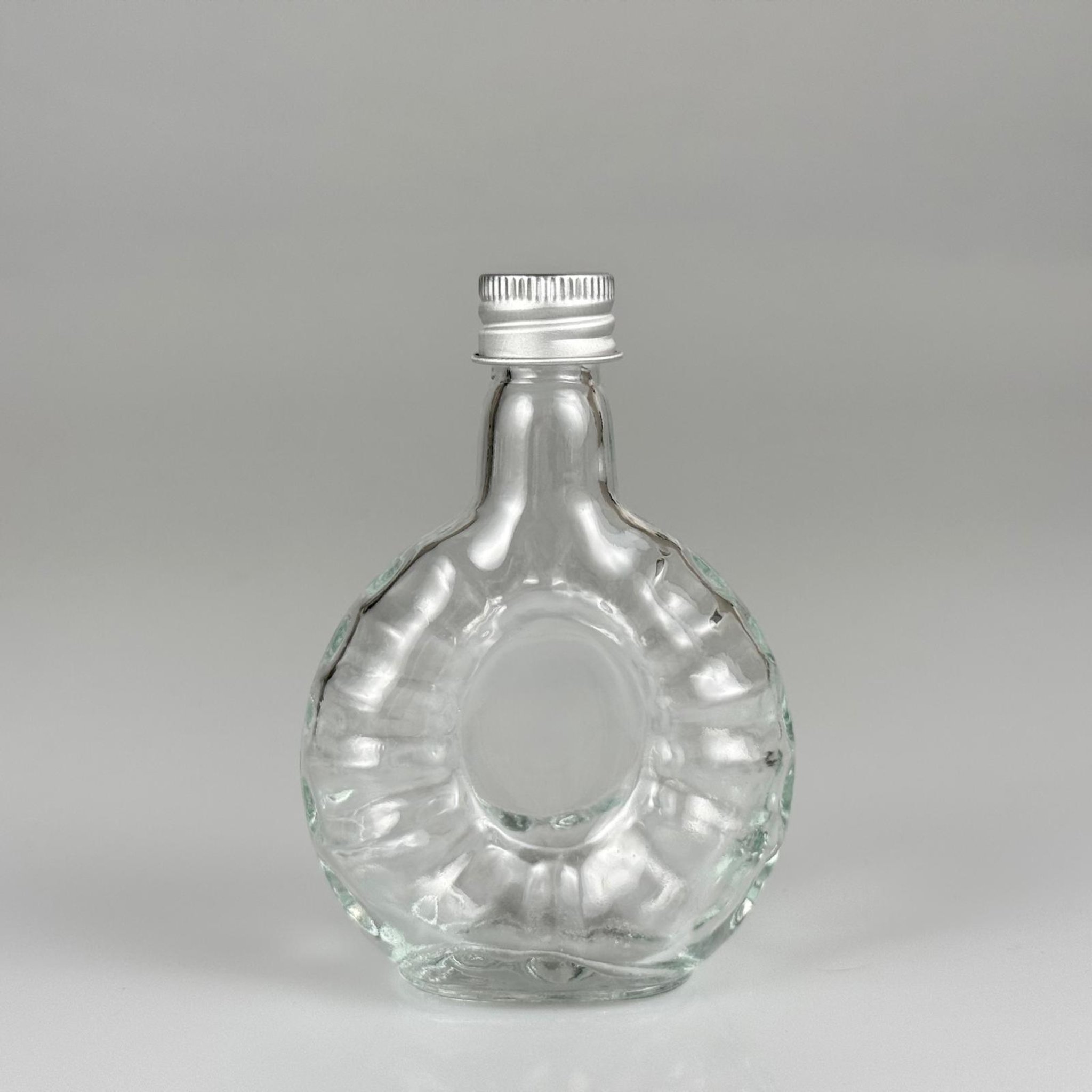 50 CC BOĞAZLI YASSI CAM ŞİŞE + GÜMÜŞ  ALÜMİNYUM METAL KAPAKLI TAKIM - 50 ML PRESTİJLİ ŞİŞE