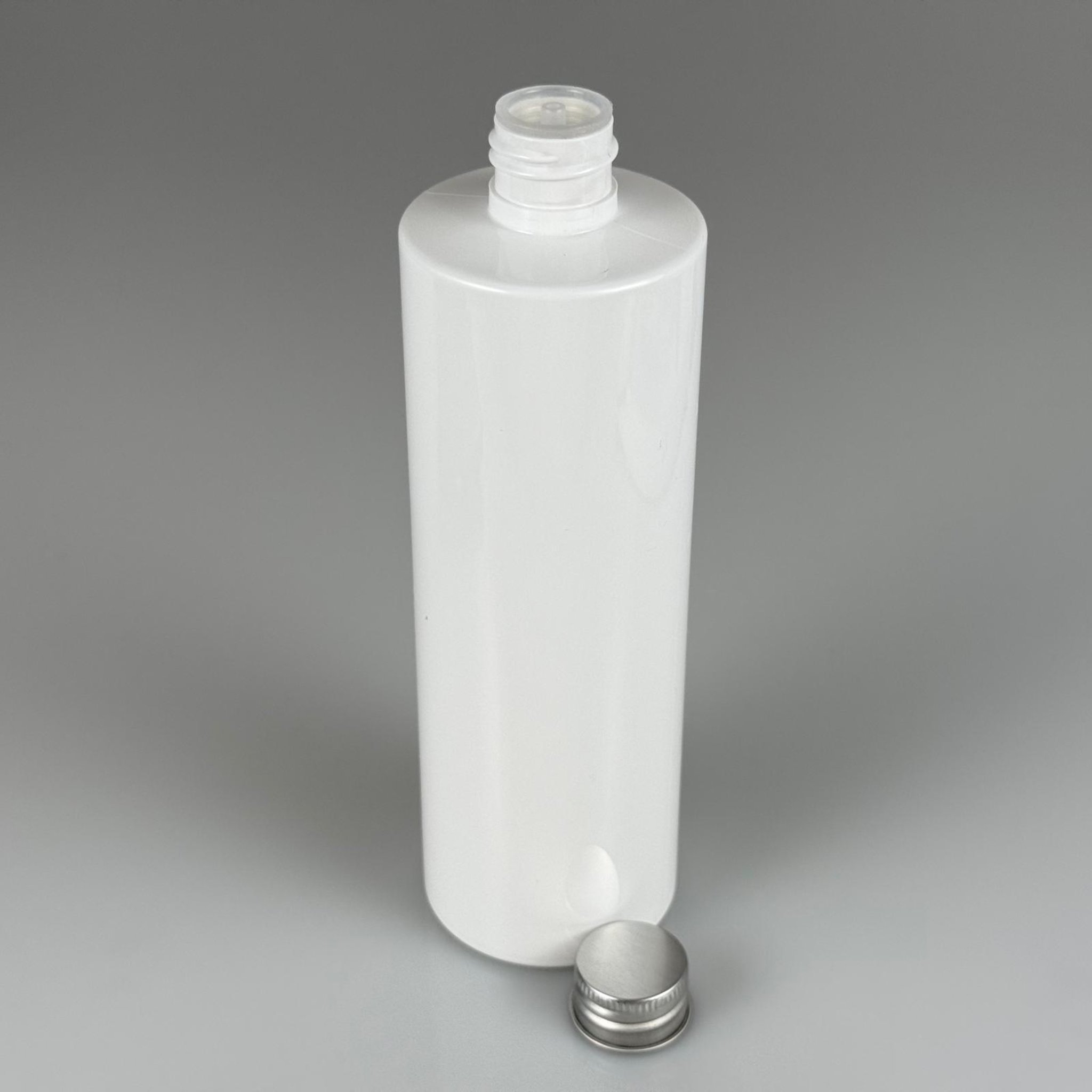 400 CC BEYAZ KÜT BOYUNLU SİLİNDİR PET ŞİŞE (30 GR - 24 AĞIZ ) + KÖPÜK CONTALI GÜMÜŞ METAL ALÜMİNYUM KAPAKLI + KOLONYA TIPALI TAKIM - 400 ML  KAPAKLI BEYAZ PLASTİK ŞİŞELER