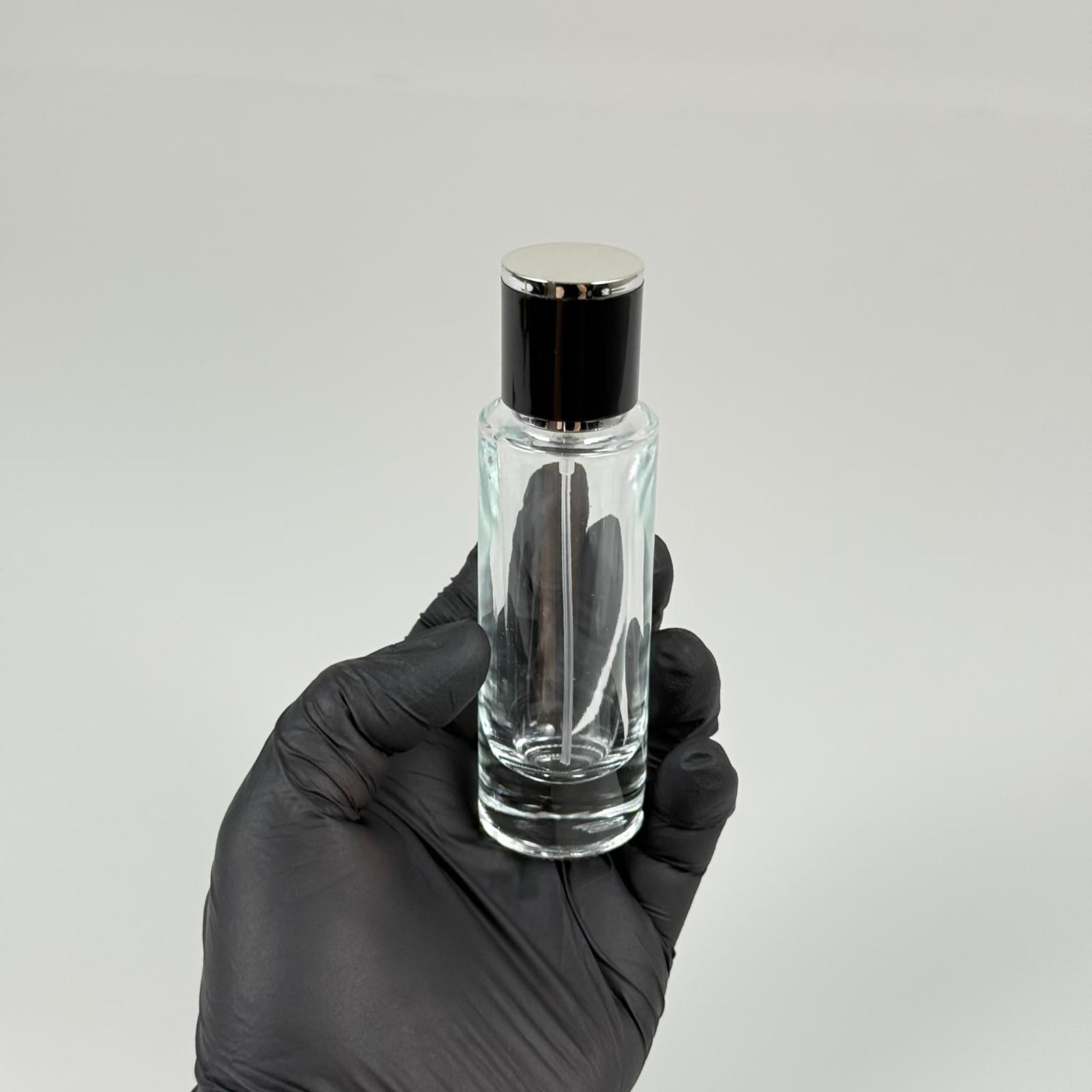 30 ML SİLİNDİR UZUN MODEL PARFÜM ŞİŞESİ - GOLD METAL SPREYLİ + GÜMÜŞ SİYAH KAPAKLI (AĞIZ 15 MM GEÇME KOLAY KAPAMA)