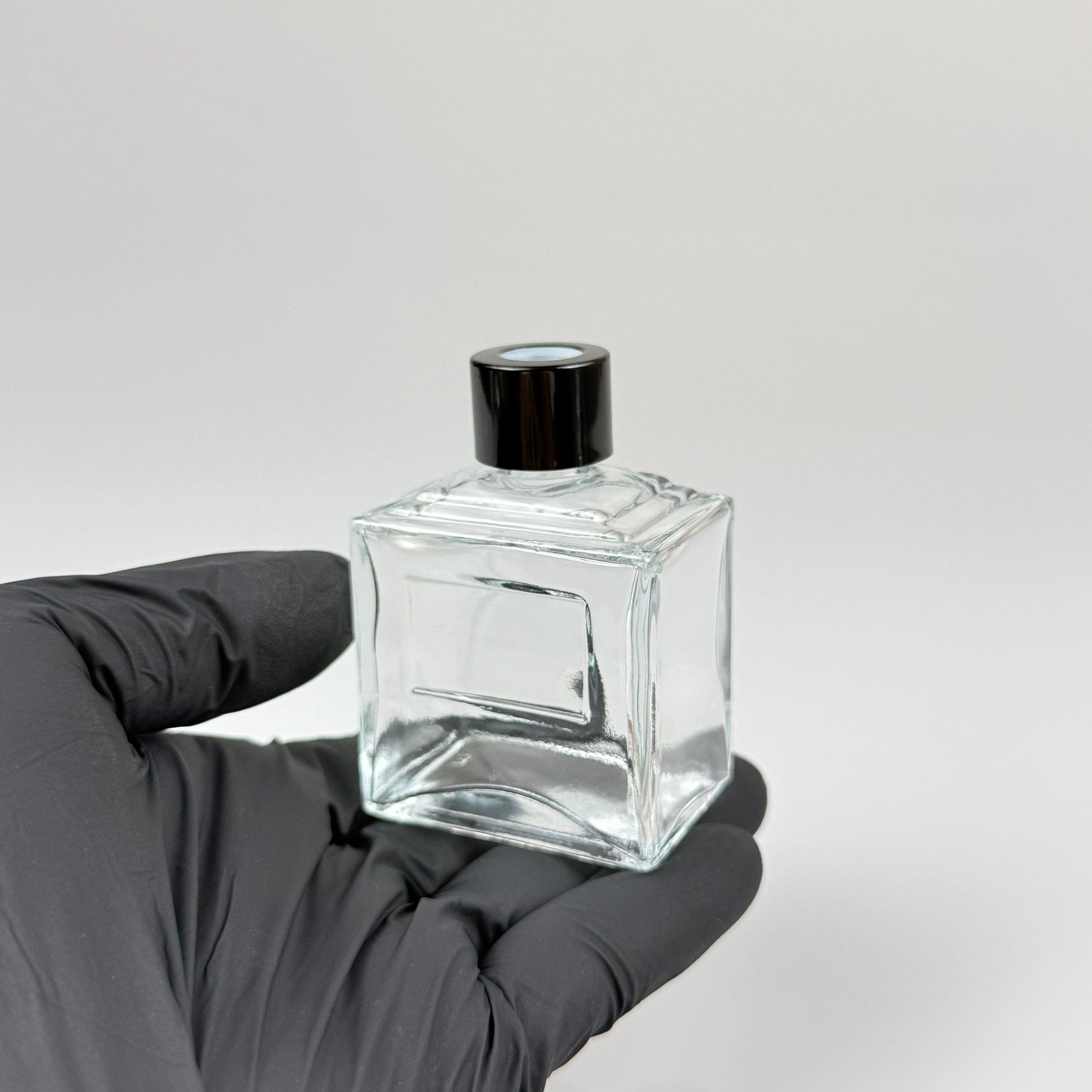 50 CC KÖŞELİ PRİZMA PRESTİJ CAM BAMBU ODA KOKUSU ŞİŞESİ - 50 ML ÇUBUKLU BAMBU ODA KOKUSU ŞİŞESİ - DİFÜZÖR ŞİŞE- CAM ŞİŞE + SİYAH METAL KAPAK + PLASTİK TIPA