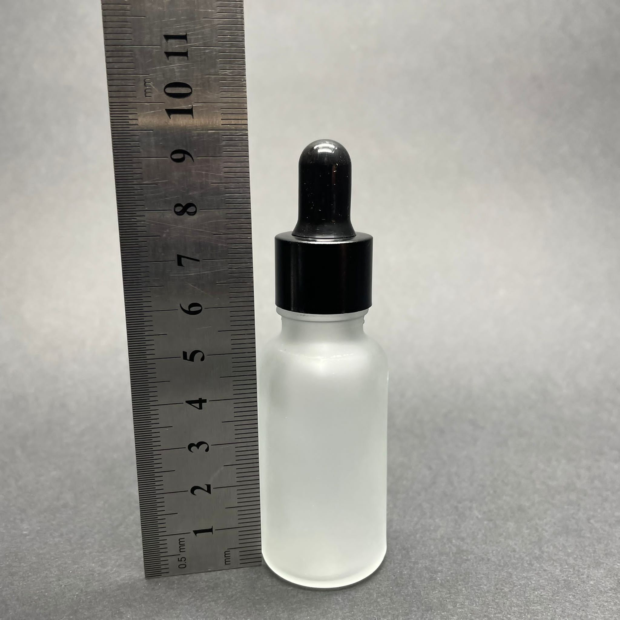 20 CC BUZLU CAM DAMLALIKLI ŞİŞE - SİYAH EMZİK - SİYAH METAL KAPAK - 20 ML BUZLU CAM DAMLALIKLI ŞİŞE - SERUM ŞİŞESİ DAMLALIKLI - BOŞ SERUM ŞİŞESİ - TOPTAN DAMLALIKLI ŞİŞE