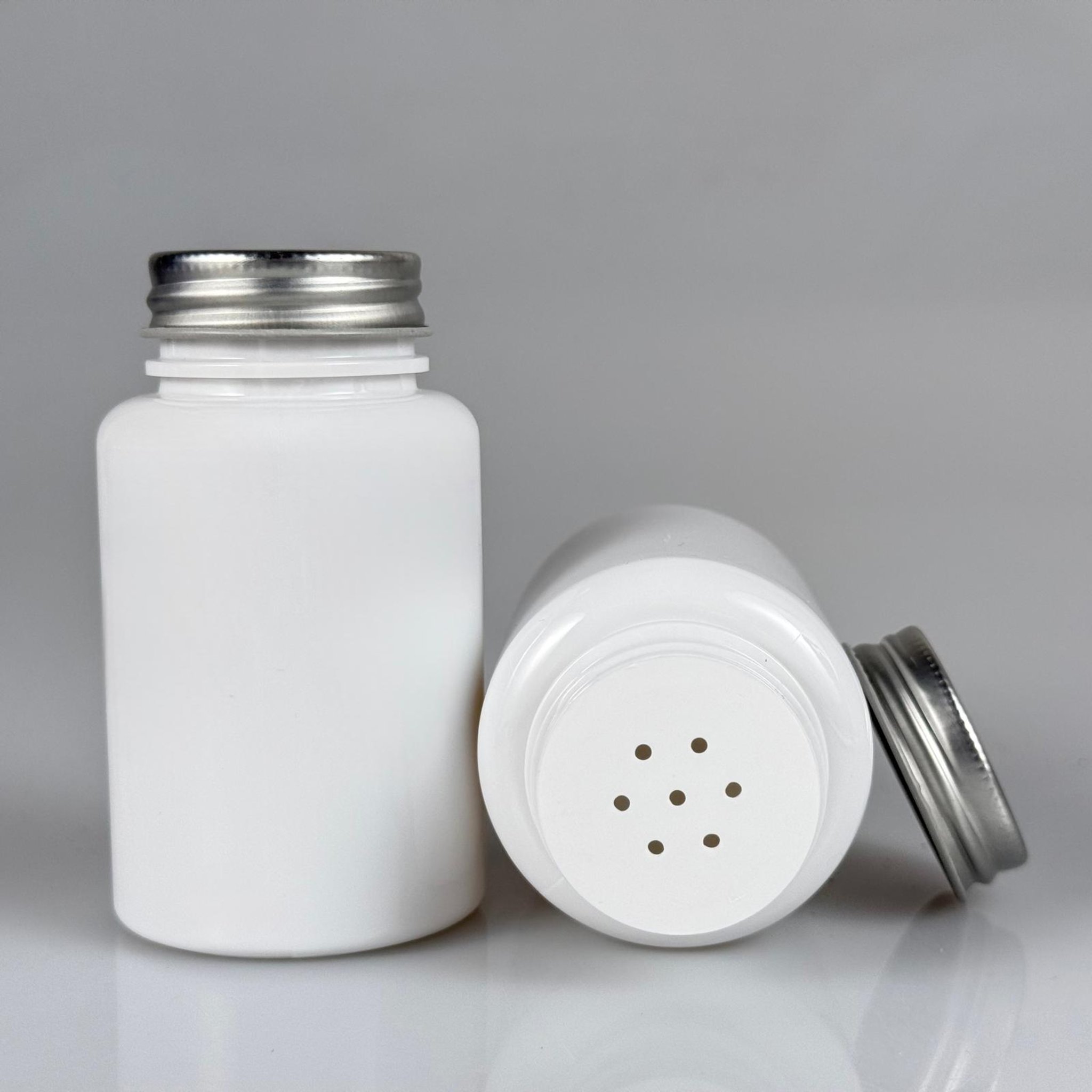 150 CC BEYAZ PET PUDRA ŞİŞESİ + GÜMÜŞ METAL KAPAKLI + PUDRA TIPALI TAKIM - 150 ML PUDRA KUTUSU, EKO TUZLUK