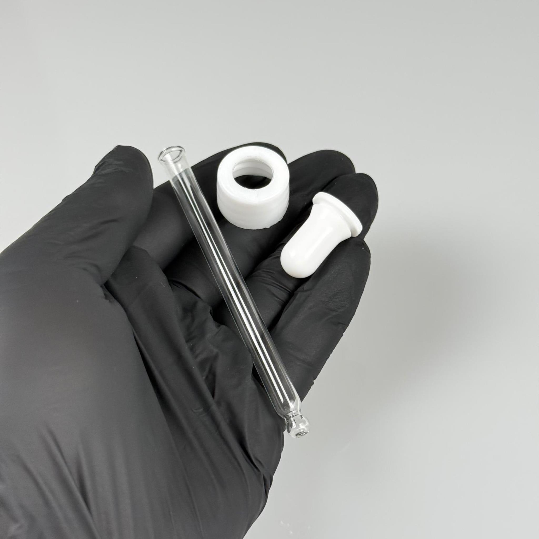 18 MM CAM DAMLALIKLI TAKIM - BEYAZ EMZİK +  DELİKLİ PLASTİK DÜZ BEYAZ KAPAK + 90 MM CAM PİPET