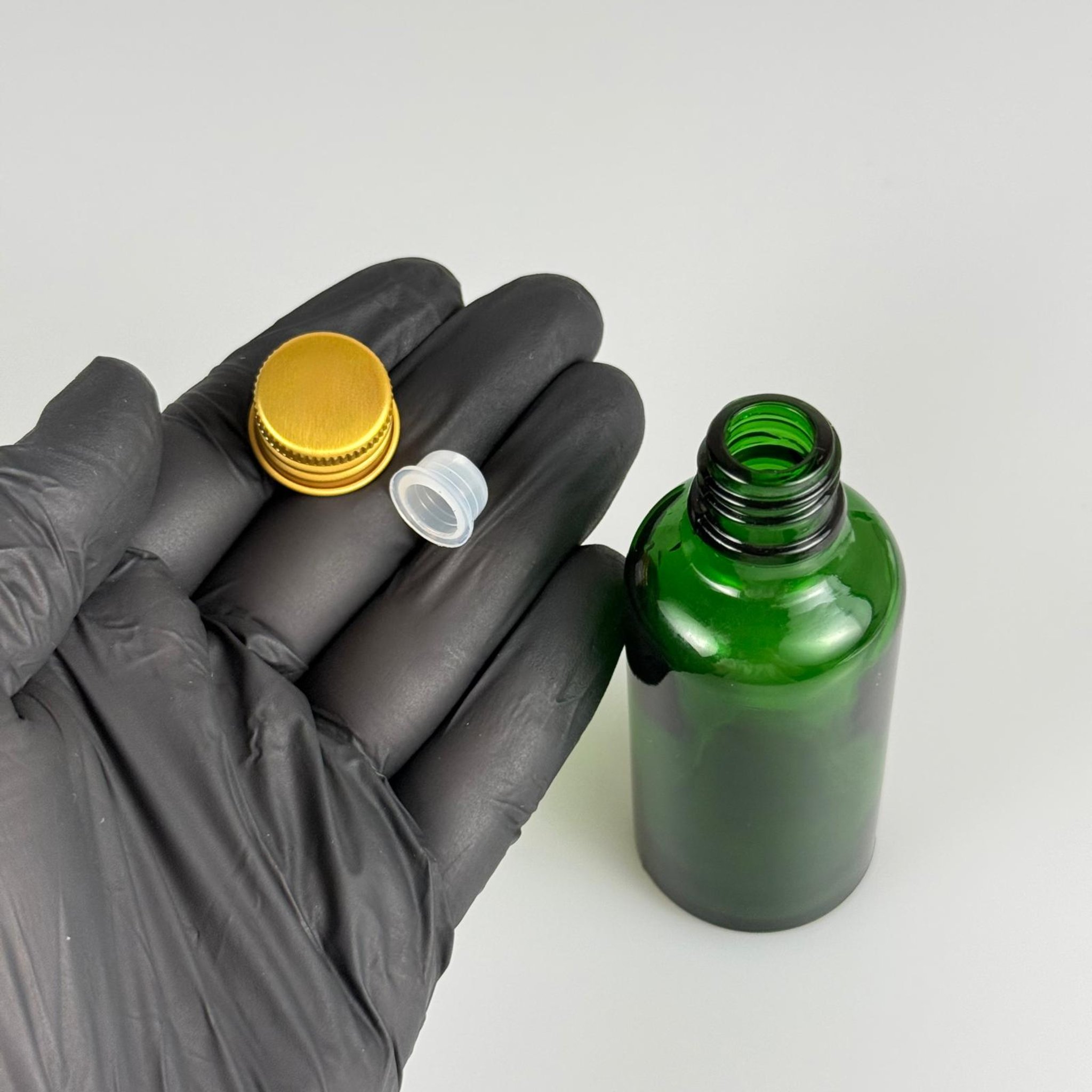 50 CC YEŞİL CAM ŞİŞE + KÖPÜK CONTALI GOLD ALÜMİNYUM METAL KAPAKLI + KÖR TIPALI TAKIM - 50 ML YEŞİL CAM ŞİŞE