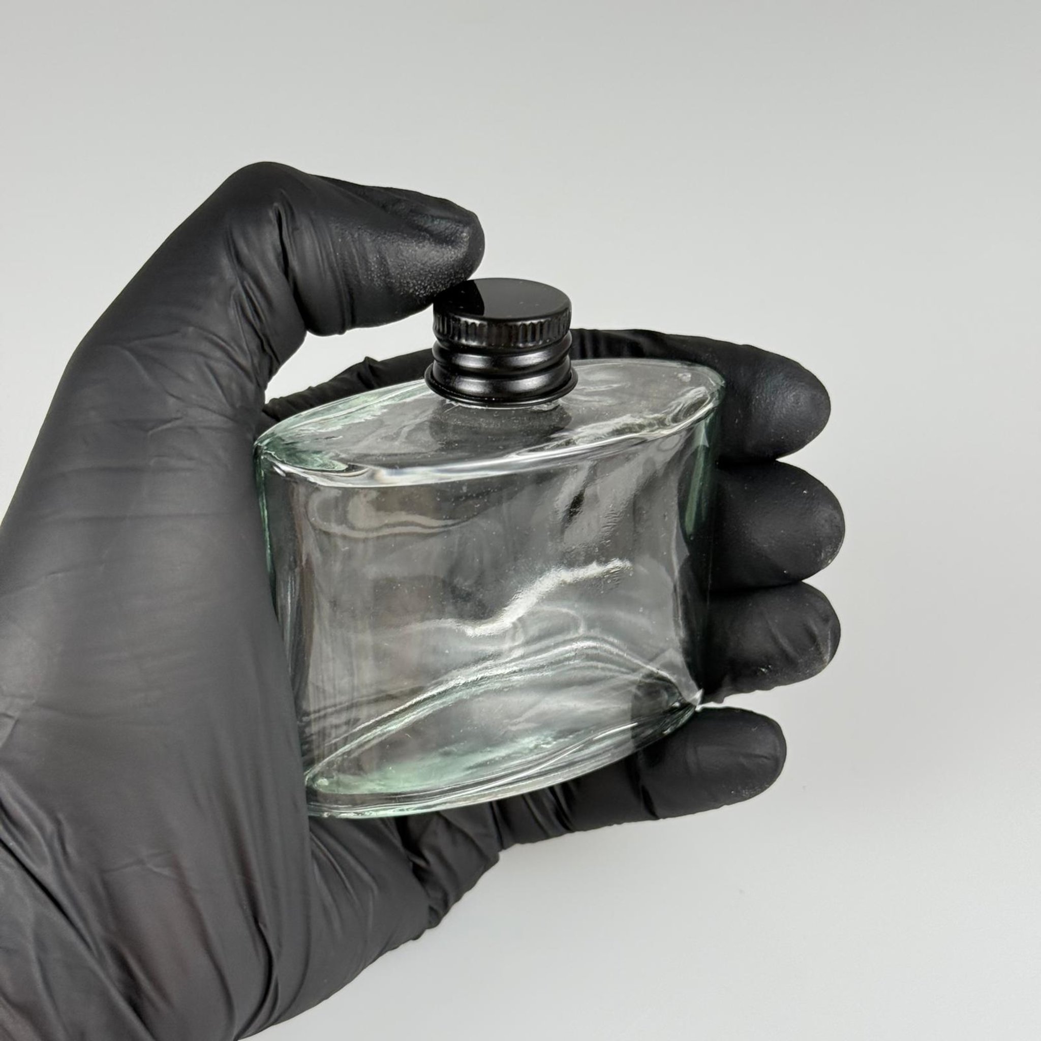 50 CC YASSI KÖŞELİ CAM ŞİŞE + SİYAH ALÜMİNYUM METAL KAPAKLI TAKIM - 50 ML ŞEFFAF CAM ŞİŞE