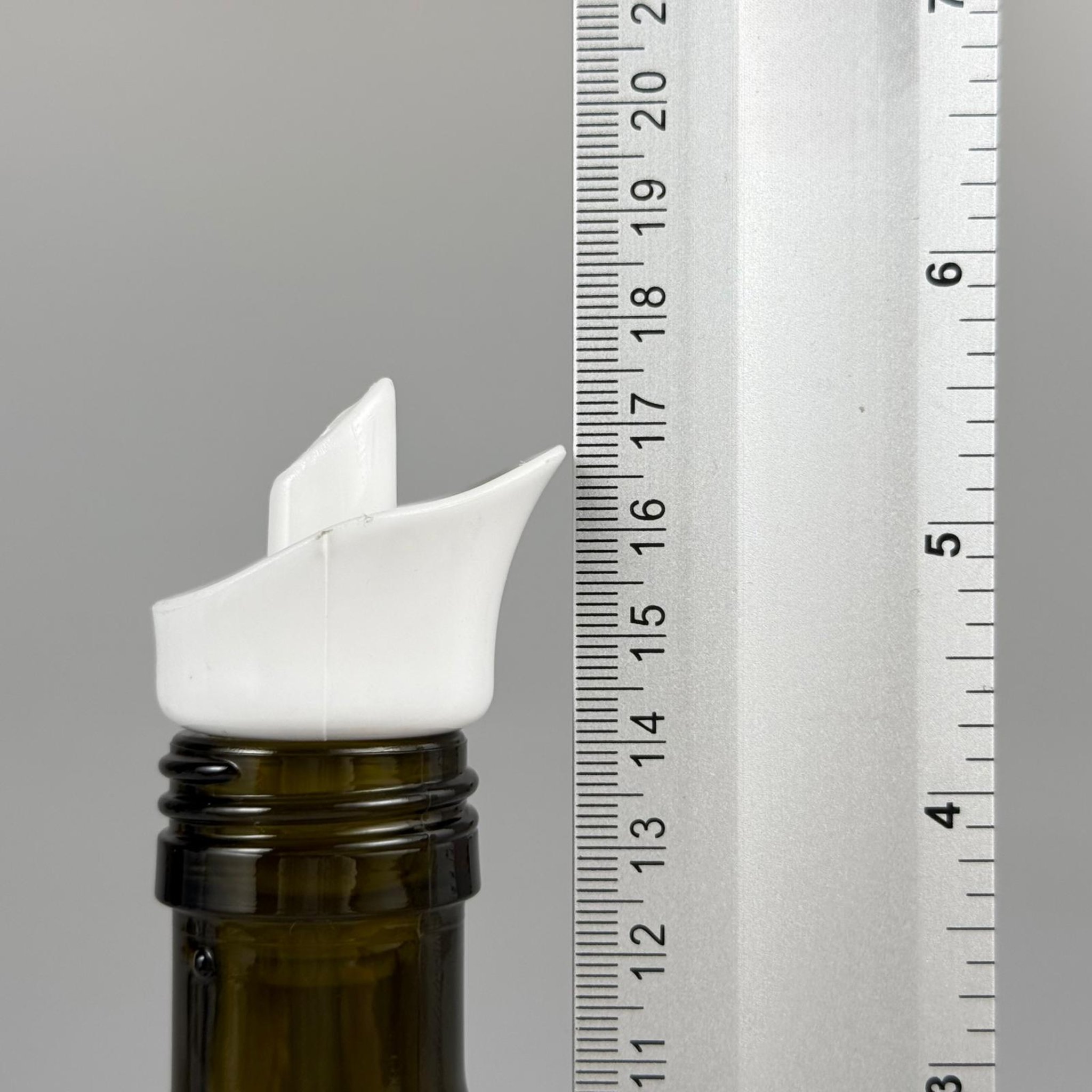 100 CC MARASKA CAM ŞİŞE KOYU YEŞİL (31 MM AĞIZ) - AKITICI BEYAZ YAĞDANLIK TIPALI - 100 ML KÖŞELİ KARE MARASCA YAĞ VE SOS ŞİŞELERİ