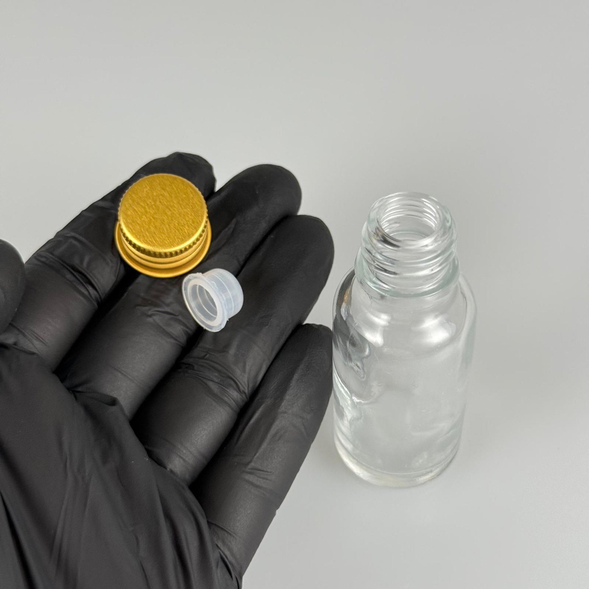 20 CC ŞEFFAF CAM ŞİŞE + KÖPÜK CONTALI GOLD ALÜMİNYUM METAL KAPAKLI + KÖR TIPALI TAKIM - 20 ML ŞEFFAF CAM ŞİŞE