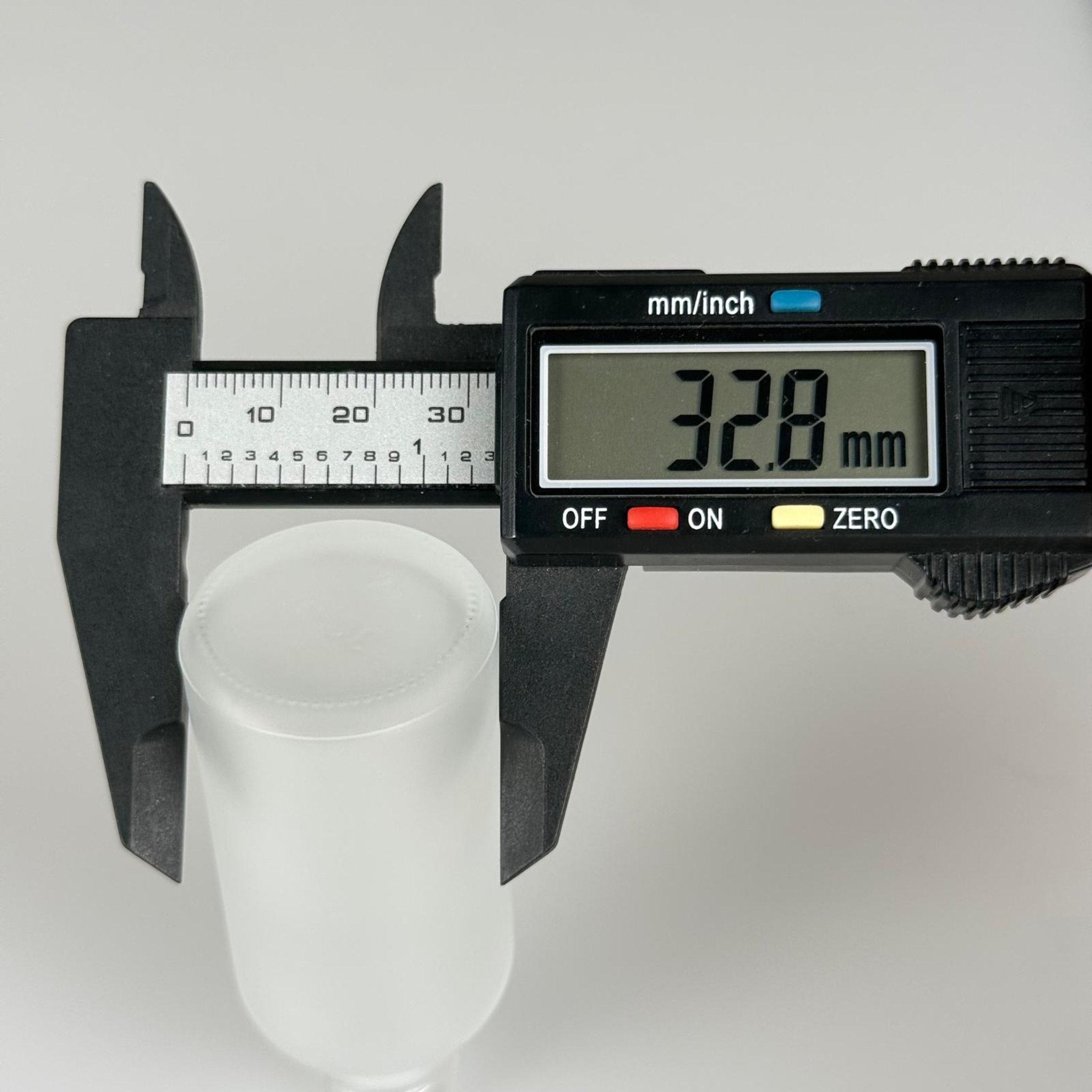 ODA KOKUSU CAM ŞİŞE - 30 CC BUZLU CAM ŞİŞE + DELİKLİ GÜMÜŞ KAPAK + KÖR TIPA + 3 ADET RATTAN AHŞAP BAMBU ÇUBUK