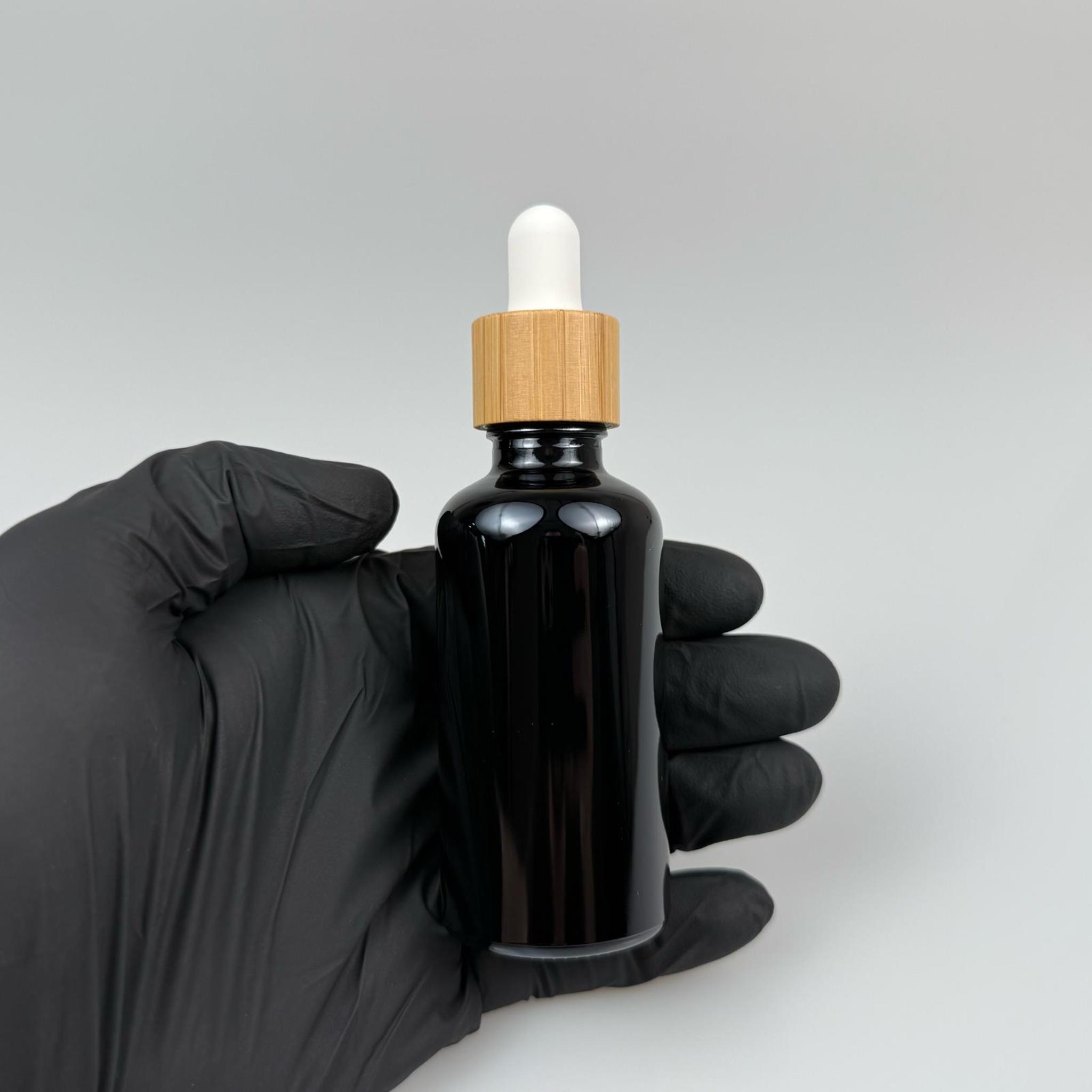 50 CC ORJİNAL SİYAH CAM DAMLALIKLI ŞİŞE - BEYAZ EMZİK - BAMBU AHŞAP KAPAK - 50 ML BAMBU KAPAKLI CAM DAMLALIKLI ŞİŞE