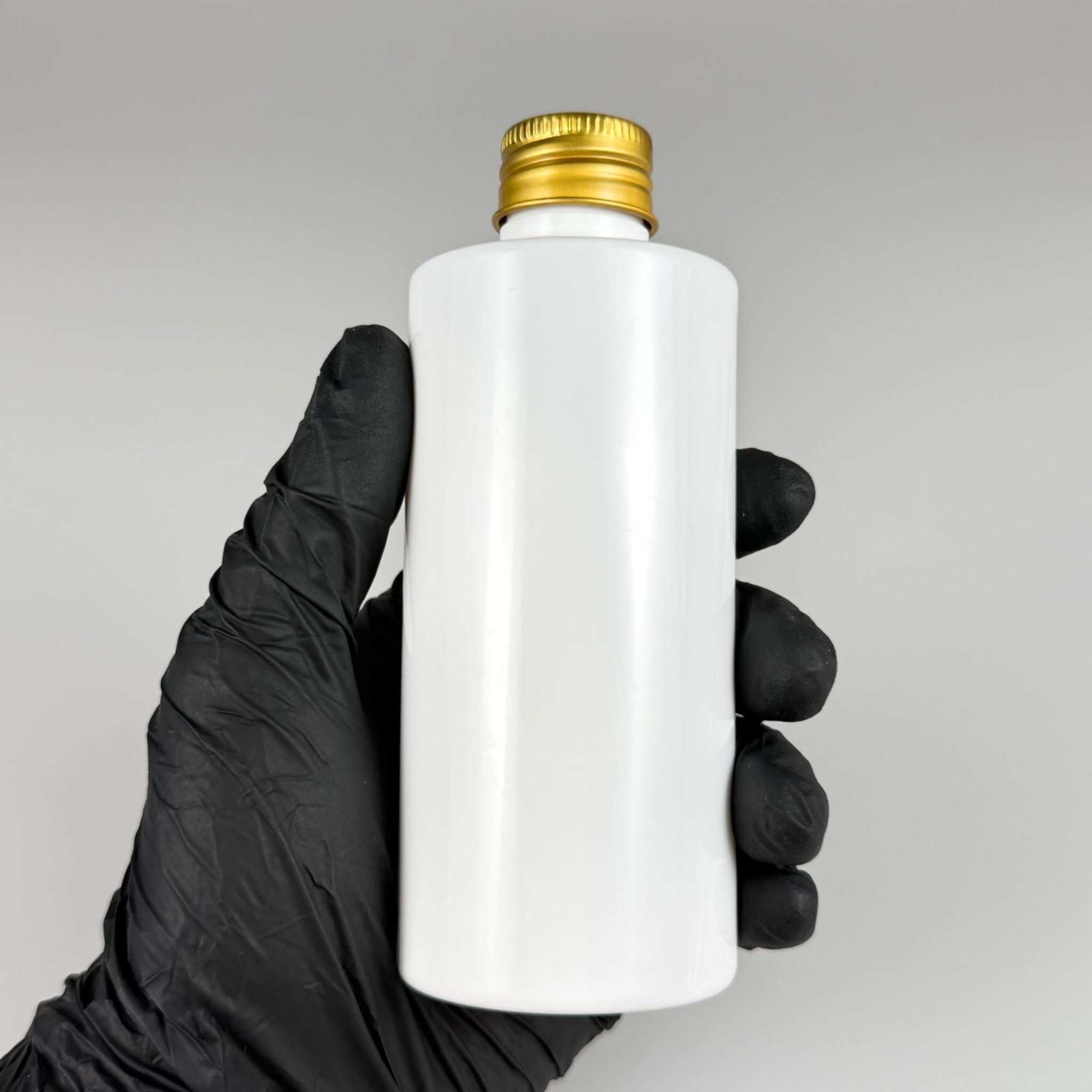 200 CC BEYAZ SİLİNDİR KESKİN KÜT MODEL SERT PLASTİK ŞİŞE (27 GR - 24 AĞIZ ) + KÖPÜK CONTALI GOLD METAL ALÜMİNYUM KAPAKLI + KOLONYA TIPALI TAKIM - 200 CC KAPAKLI BEYA PET ŞİŞELER
