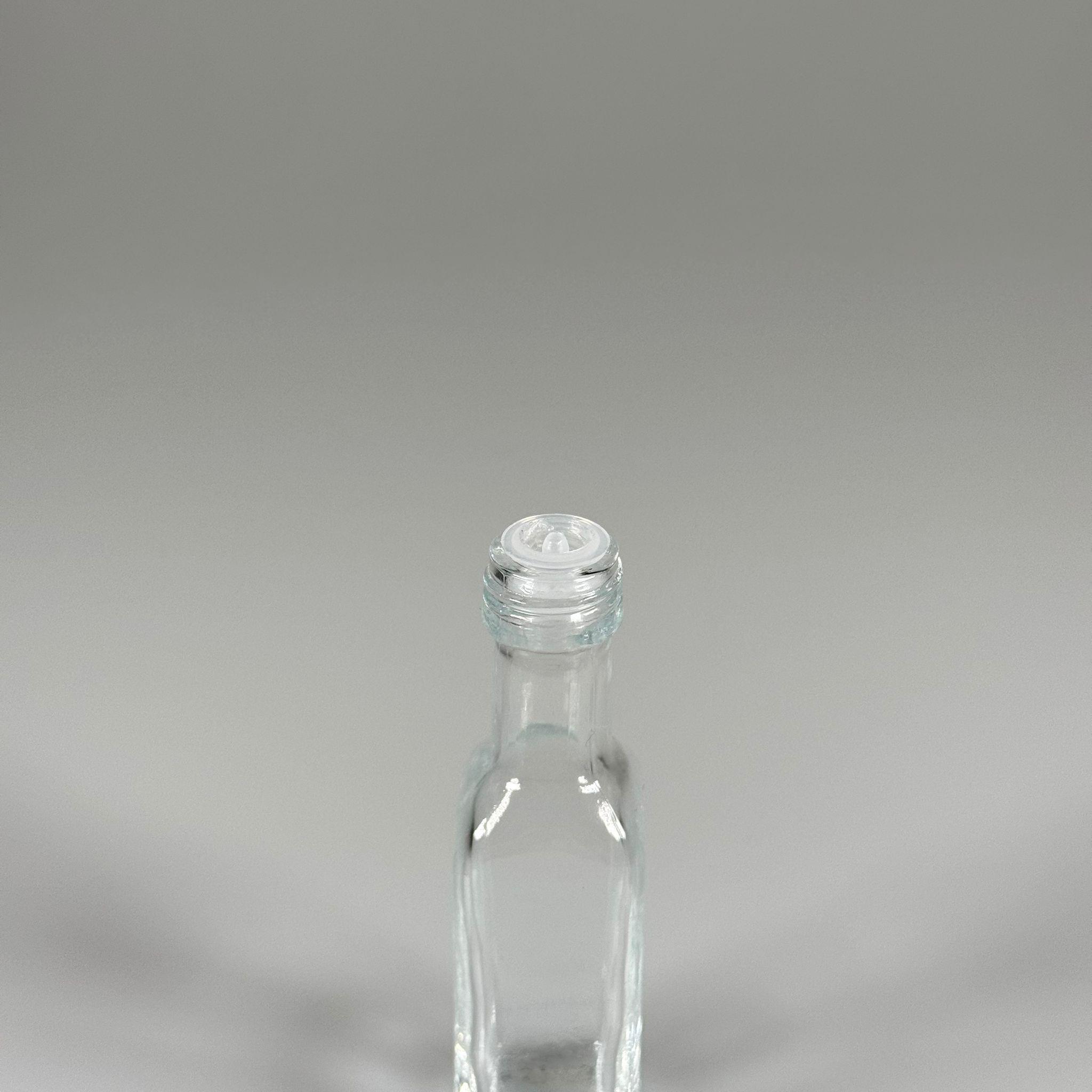20 CC MARASKA KÖŞELİ KARE CAM ŞİŞE - CONTALI METAL ALÜMİNYUM GÜMÜŞ KAPAKLI + KOLONYA TIPALI - 20 ML KAPAKLI CAM ŞİŞE (SİLME 23 ML ALIR)