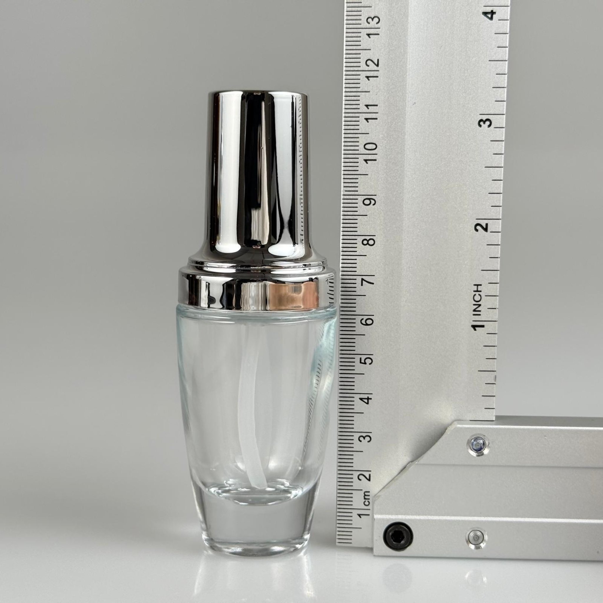 30 ML ROMA ŞİŞE - GÜMÜŞ METAL POMPALI BOŞ LÜX LÜX KREM VE LOSYON ŞİŞELERİ