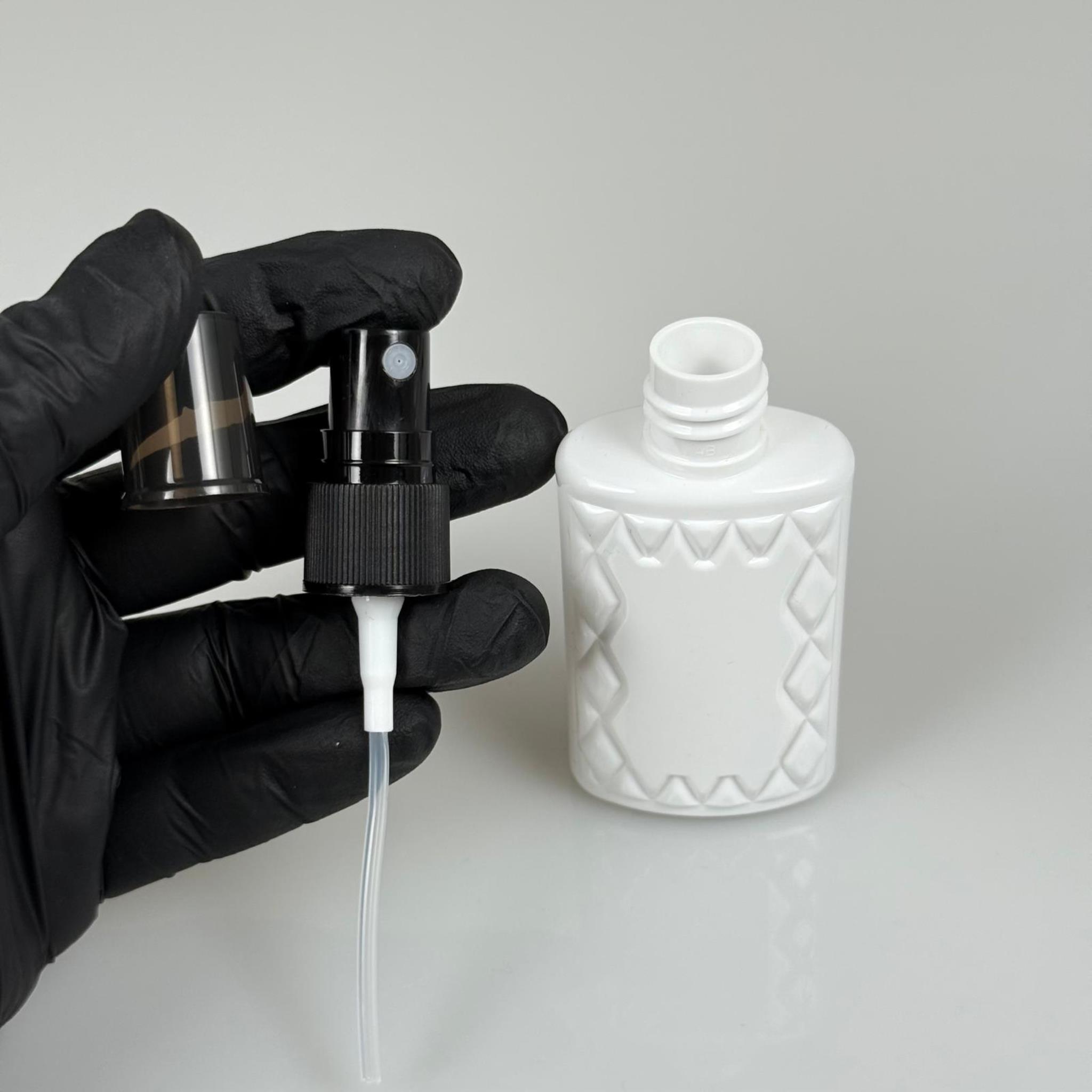 50 CC BEYAZ PET KÖŞELİ PARFÜM ŞİŞESİ  - SİYAH SPREYLİ - 50 ML PLASTİK PARFÜM - KOLONYA ŞİŞESİ
