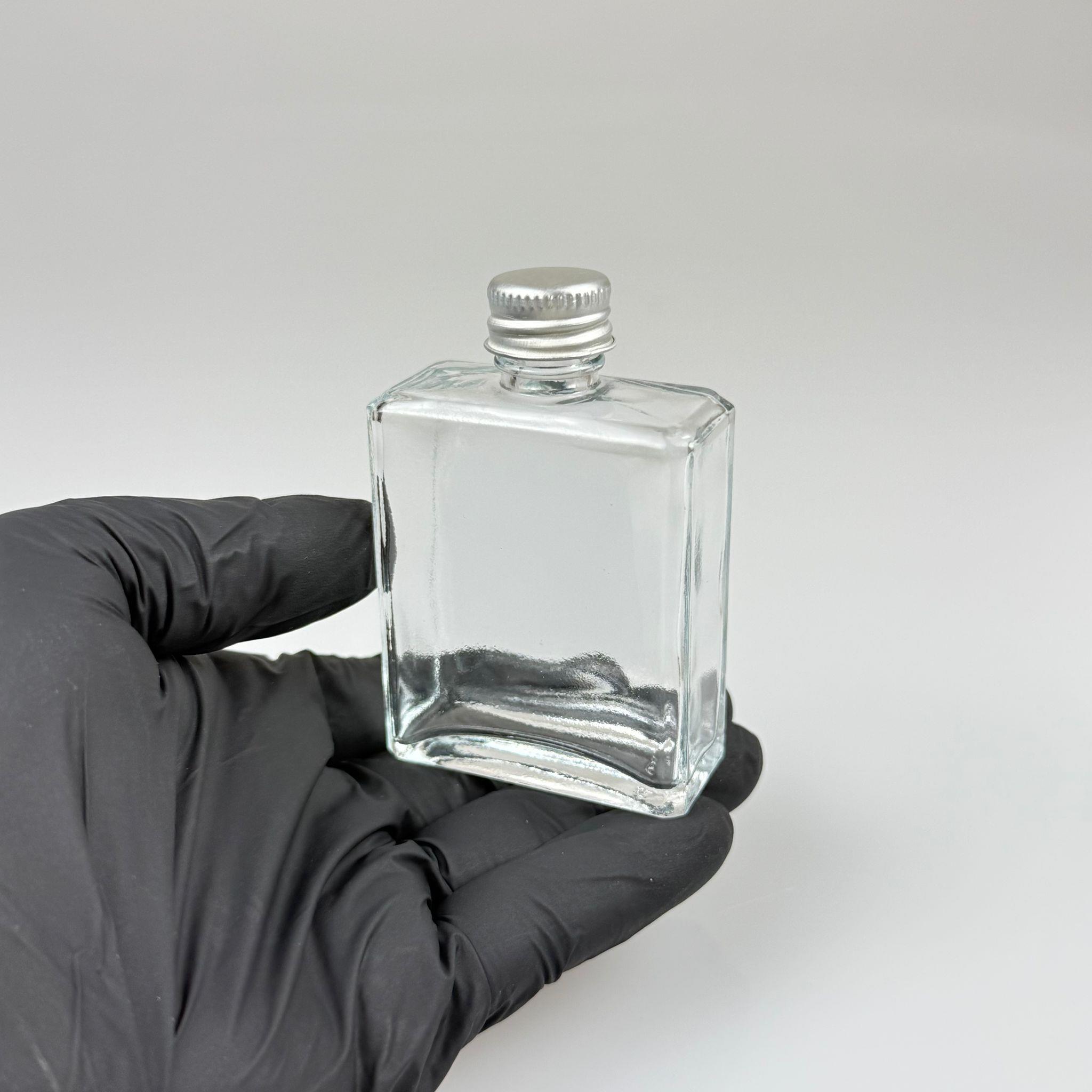 40 CC YASSI DİKDÖRTGEN KÖŞELİ KISA CAM ŞİŞE - GÜMÜŞ METAL KAPAKLI - 40 ML PRESTİJLİ ŞİŞE