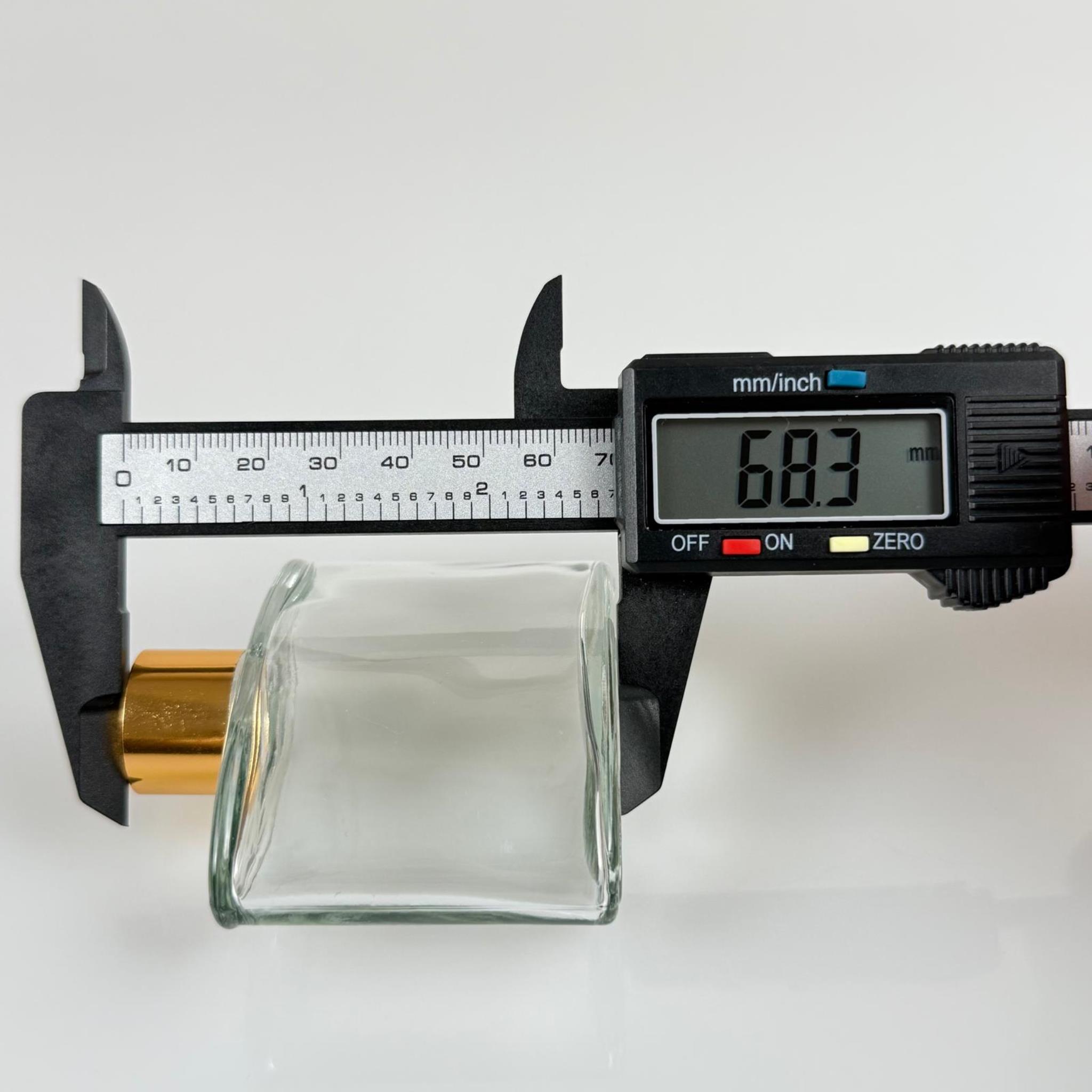 YASSI MODEL CAM KOLONYA ŞİŞESİ + METAL GOLD KAPAK + TIPA - 50 ML - HEDİYELİK KOLONYA ŞİŞELERİ
