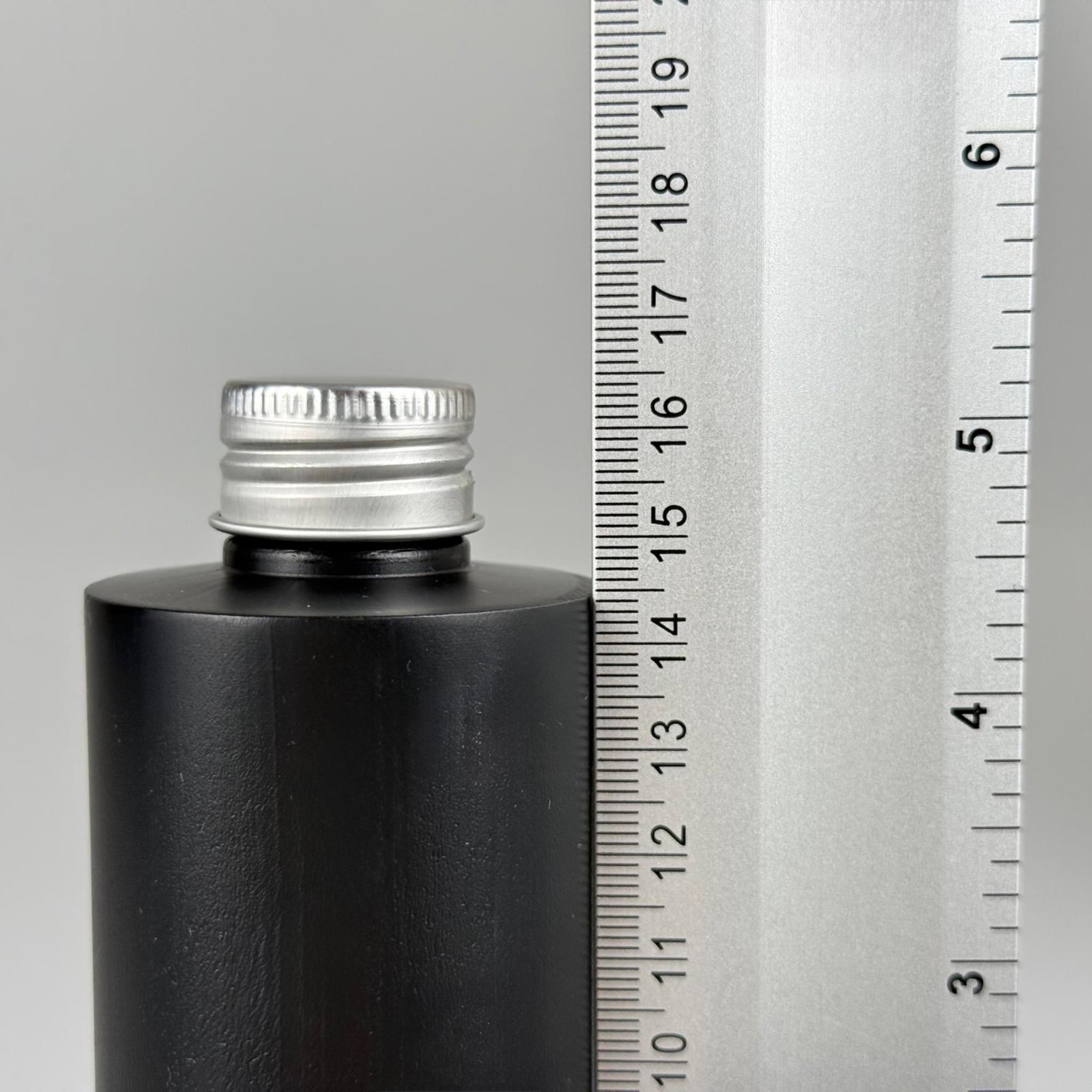 250 CC SİYAH SİLİNDİR MODEL MAT SERT POLİETİLEN ASETON ŞİŞESİ (24 AĞIZ) + KÖPÜK CONTALI GÜMÜŞ METAL ALÜMİNYUM KAPAK + KOLONYA TIPALI TAKIM - 250 ML KAPAKLI POLİETİLEN ŞİŞELER