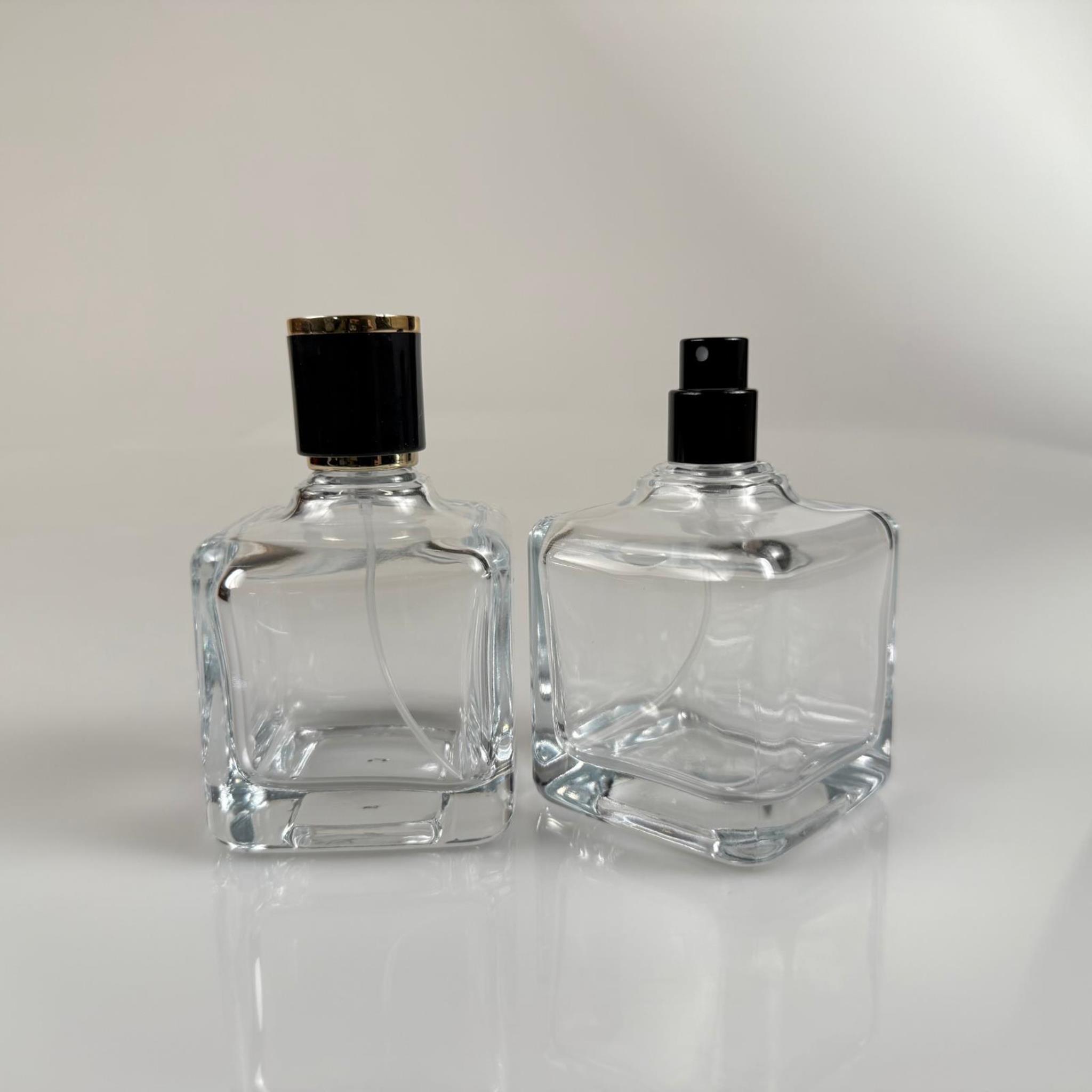 100 ML KARE MODEL LURA PARFÜM ŞİŞESİ - SİYAH METAL SPREYLİ + GOLD SİYAH KAPAKLI (AĞIZ 15 MM GEÇME KOLAY KAPAMA)