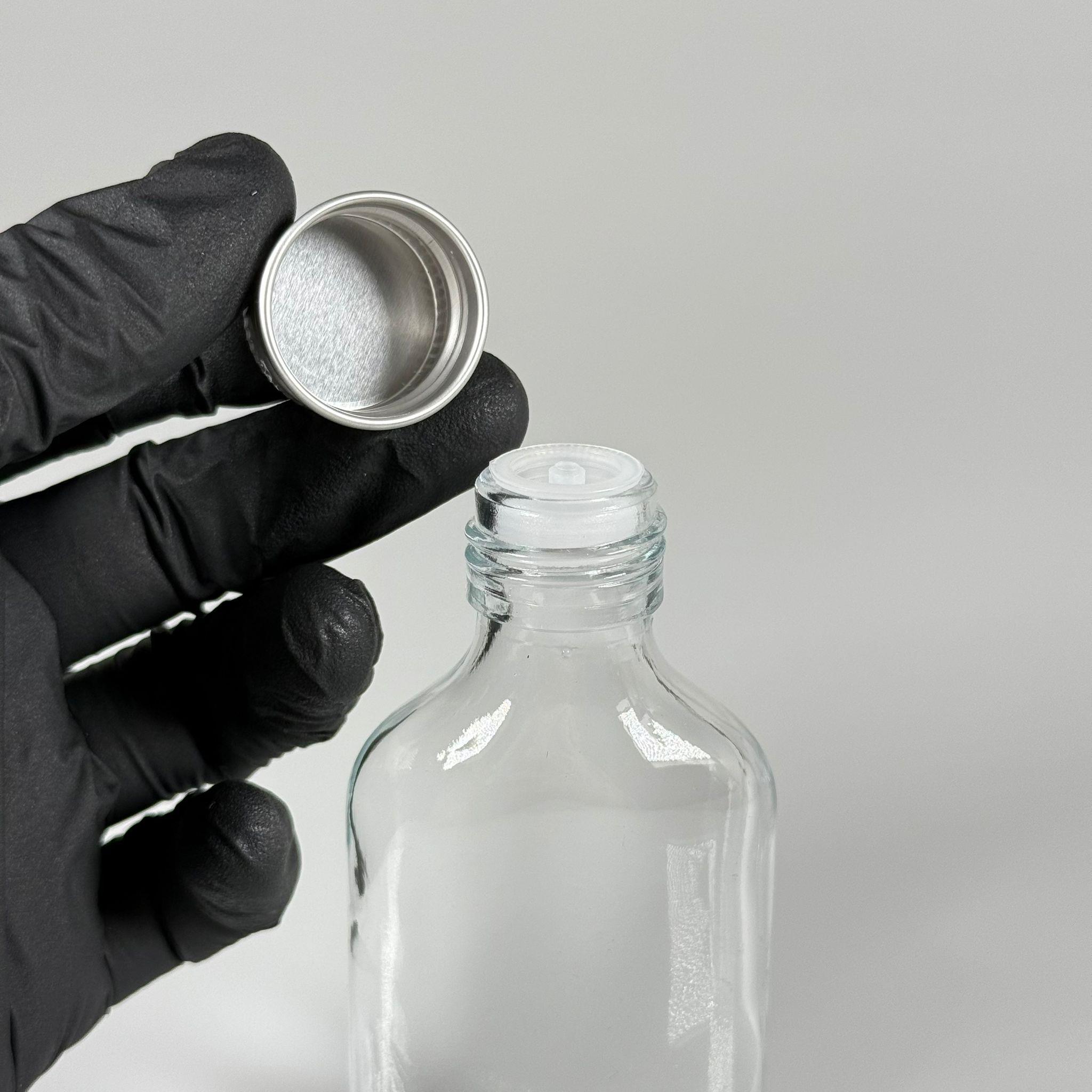 50 CC YASSI CAM ŞİŞE - GÜMÜŞ METAL KAPAKLI KOLONYA TIPALI - 50 ML COLD BREW KOLONYA CAM ŞİŞESİ (TIPA İLE KULLANMAK İÇİN KAPAK CONTASI ÇIKARILIR)