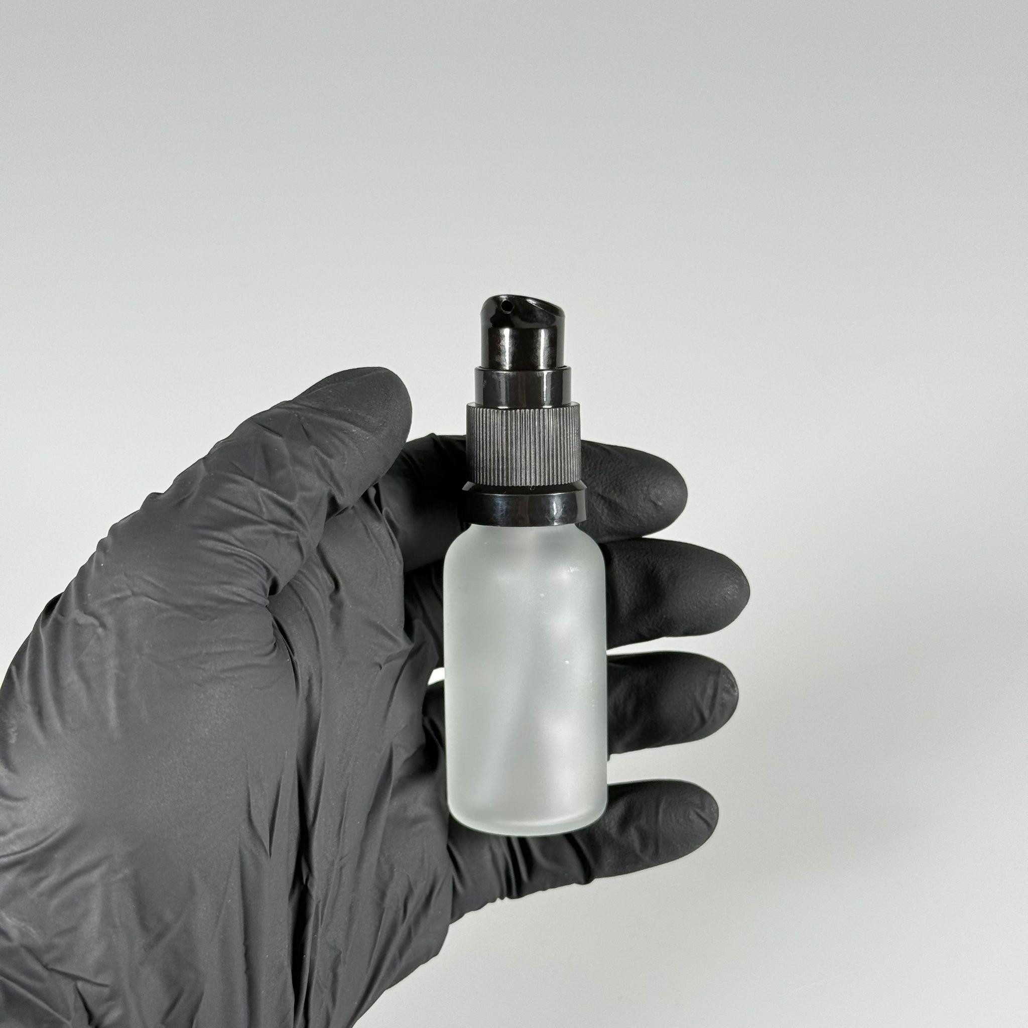 20 CC BUZLU CAM ŞİŞE - SIZDIRMAZ ETEKLİ SİYAH LOSYON POMPALI TAKIM - 20 ML LOSYON ŞİŞESİ - YAĞ, KREM GİBİ YOĞUN KIVAMLI SIVILAR İÇİN CAM AMBALAJ