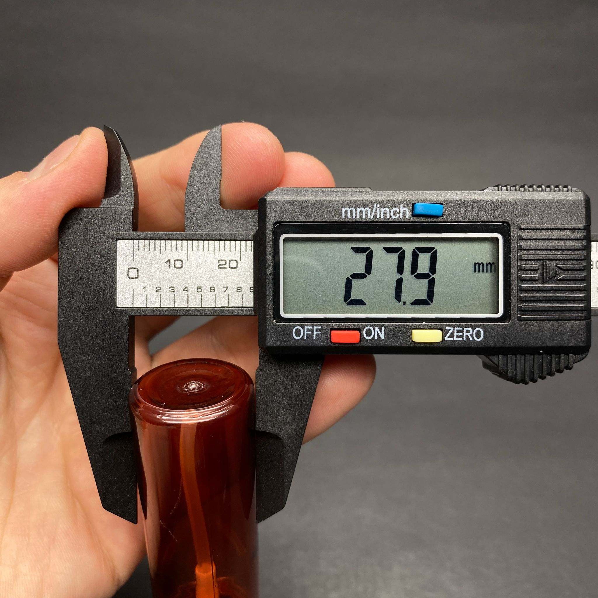 20 CC AMBER PET ŞİŞE - SİYAH SPREYLİ TESTER 20 ML PLASTİK ŞİŞE