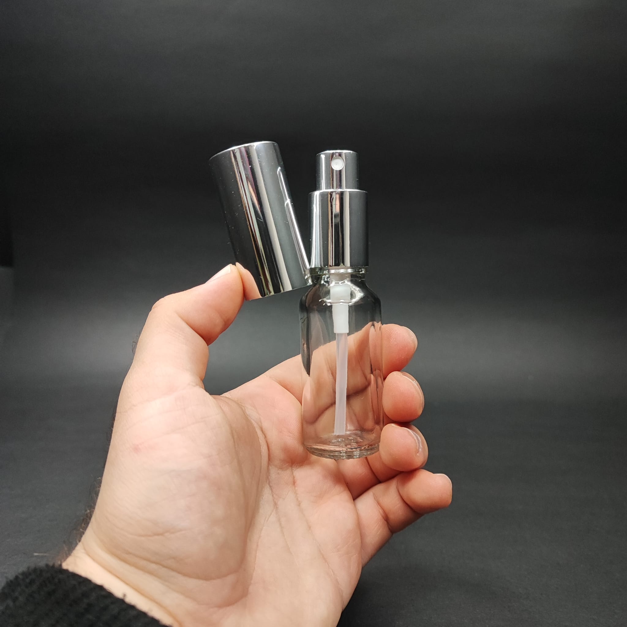 20 ML LÜKS VİDALI VALF ÇEVİRME PARFÜM ŞİŞELERİ - 20 CC ŞEFFAF CAM ŞİŞE - GÜMÜŞ METAL SPREYLİ KAPAKLI SET