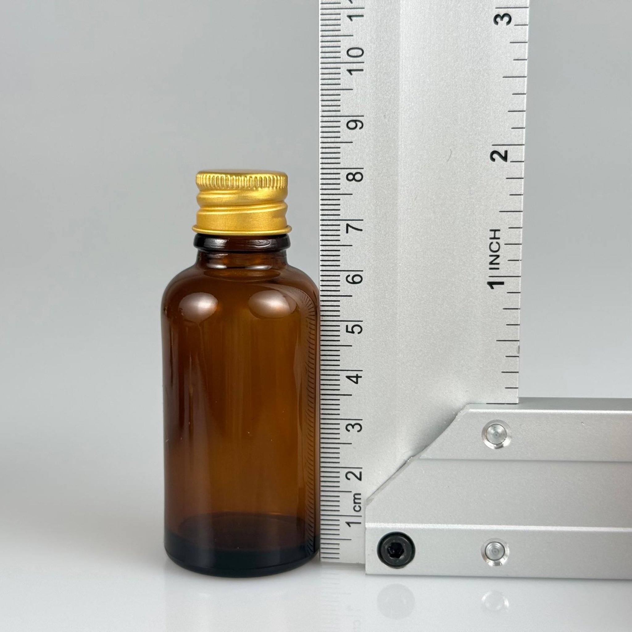 30 CC AMBER CAM ŞİŞE + KÖPÜK CONTALI GOLD ALÜMİNYUM METAL KAPAKLI + DAMLALIKLI KOLONYA TIPALI TAKIM - 30 ML KAHVERENGİ CAM ŞİŞE