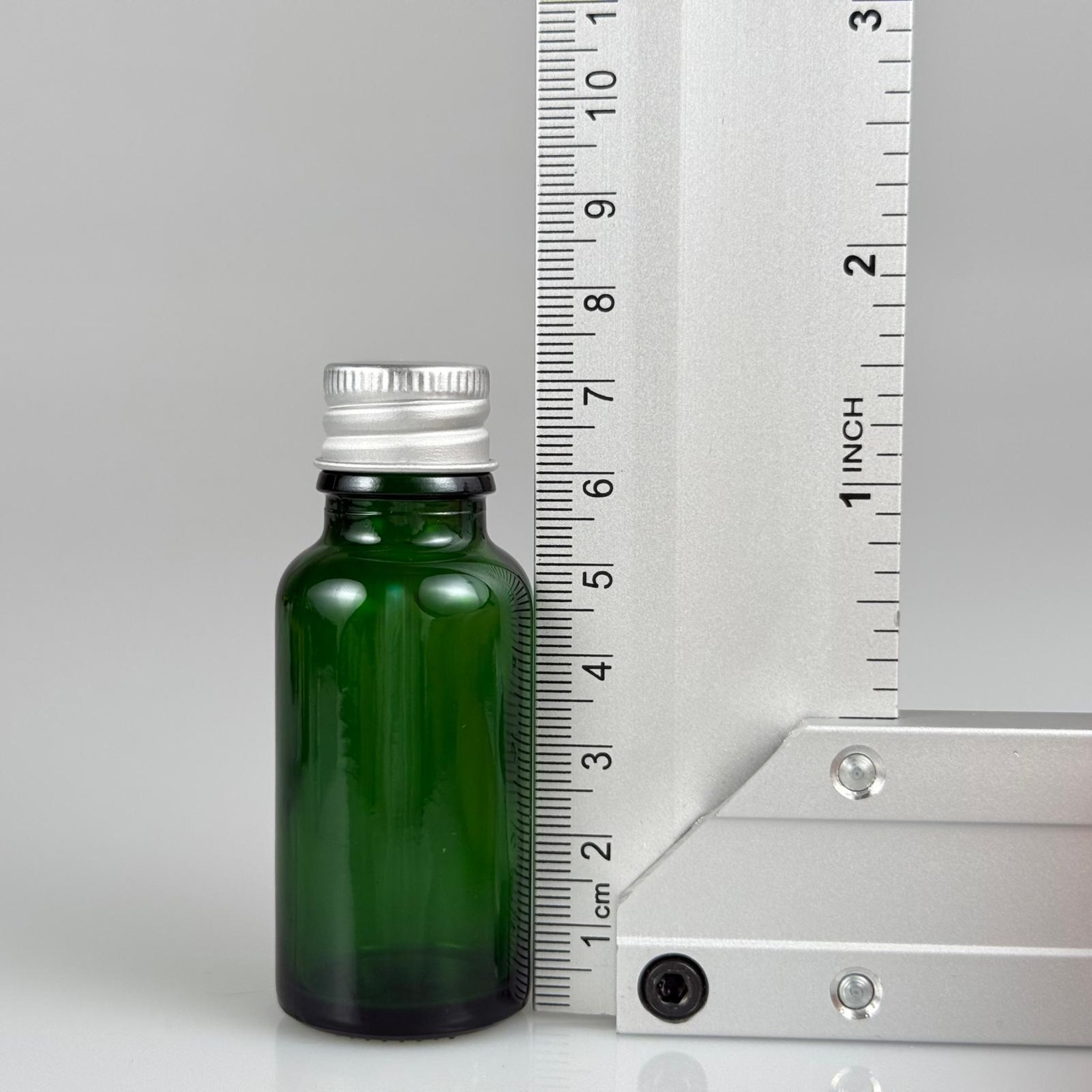 20 CC YEŞİL CAM ŞİŞE + KÖPÜK CONTALI GÜMÜŞ ALÜMİNYUM METAL KAPAKLI TAKIM - 20 ML YEŞİL CAM ŞİŞE