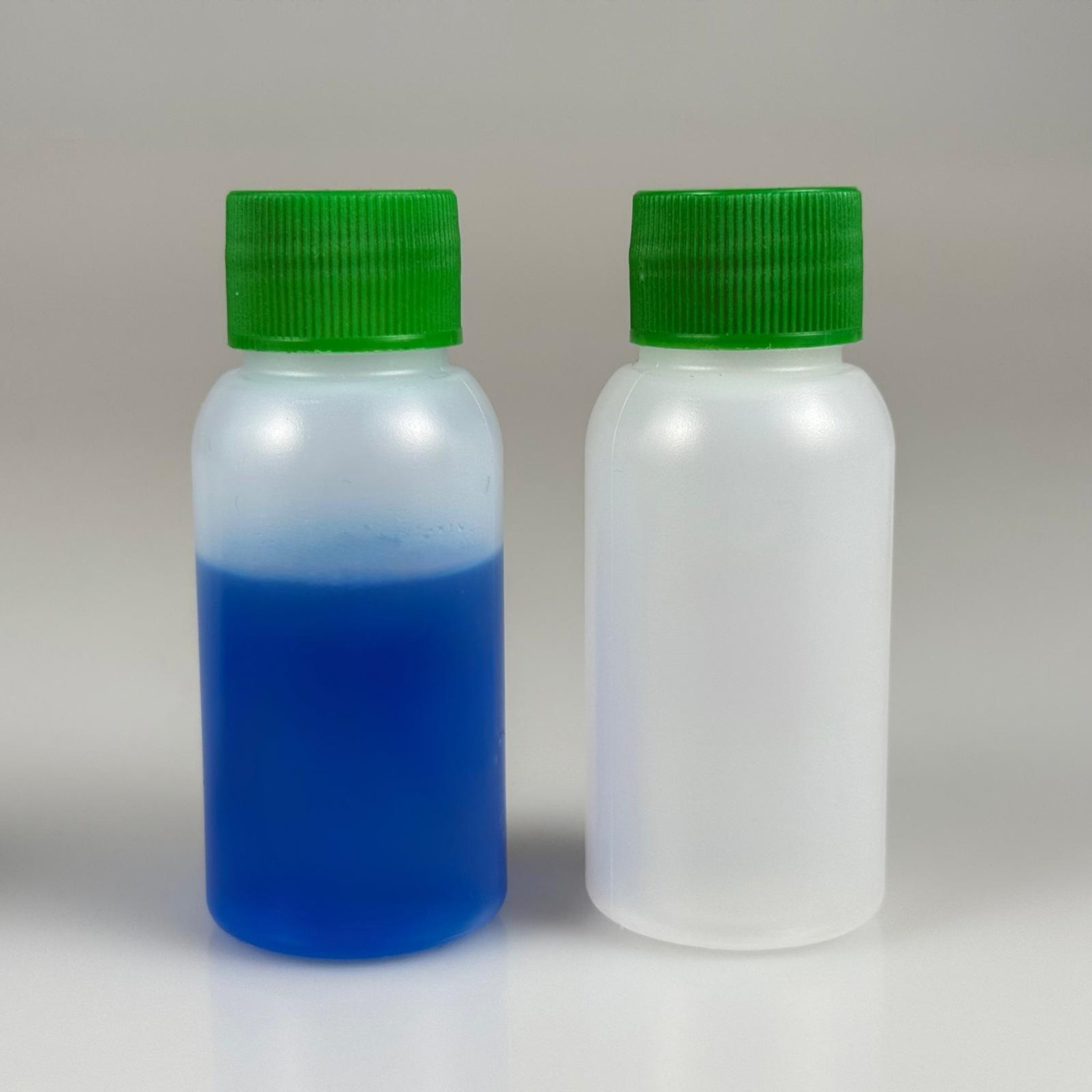 50 ML SIKILABİLİR YUMUŞAK POLİETİLEN PE PLASTİK ŞİŞE - CONTALI YEŞİL KAPAKLI - 50 cc sos, yağ, kartuş, mürekkep vb için boş şişeler