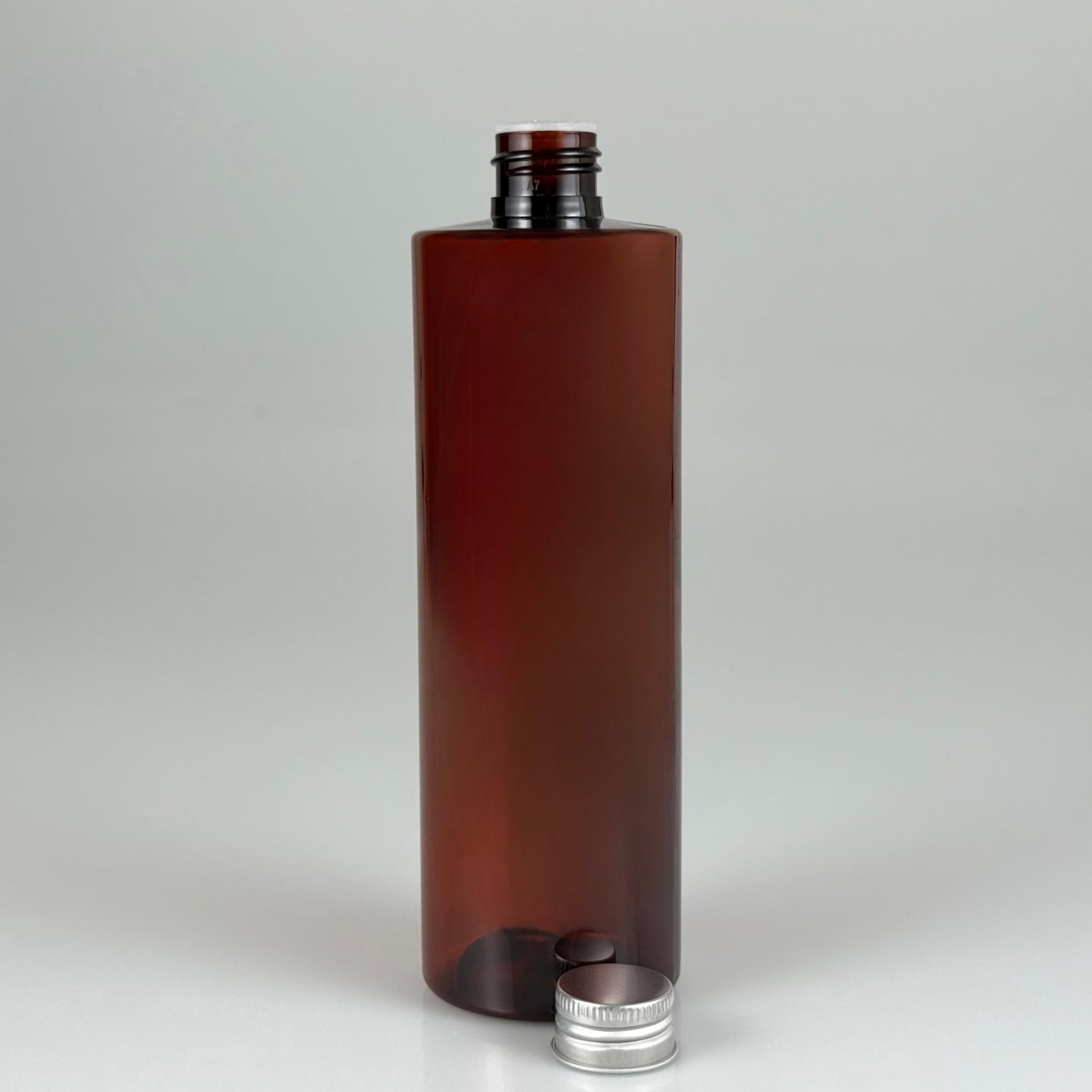 400 CC  AMBER KÜT BOYUNLU SİLİNDİR PET ŞİŞE (30 GR - 24 AĞIZ ) + KÖPÜK CONTALI GÜMÜŞ METAL ALÜMİNYUM KAPAK + KOLONYA TIPALI TAKIM - 400 ML KAPAKLI KAHVERENGİ PLASTİK ŞİŞELER