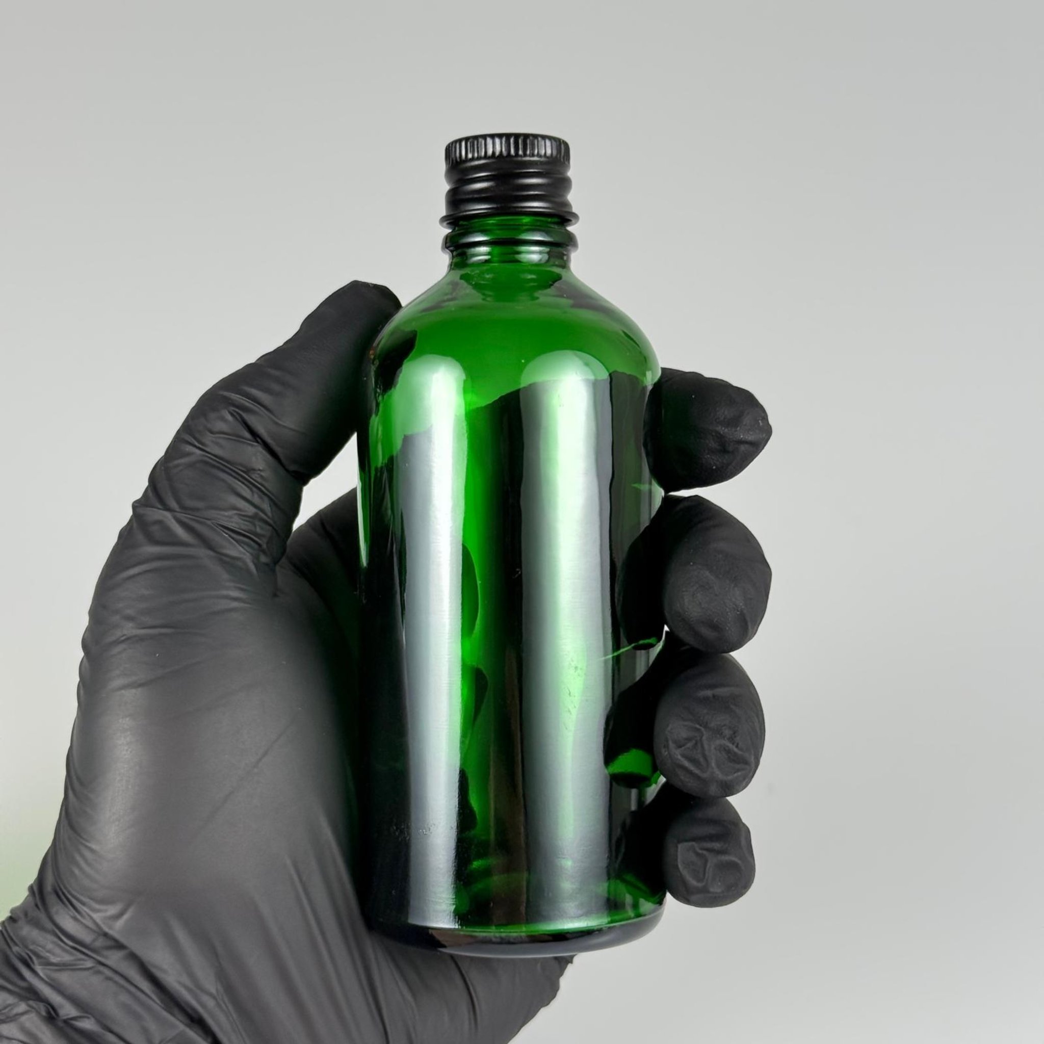 100 CC YEŞİL CAM ŞİŞE + KÖPÜK CONTALI SİYAH ALÜMİNYUM METAL KAPAKLI + KÖR TIPALI TAKIM - 100 ML YEŞİL CAM ŞİŞE