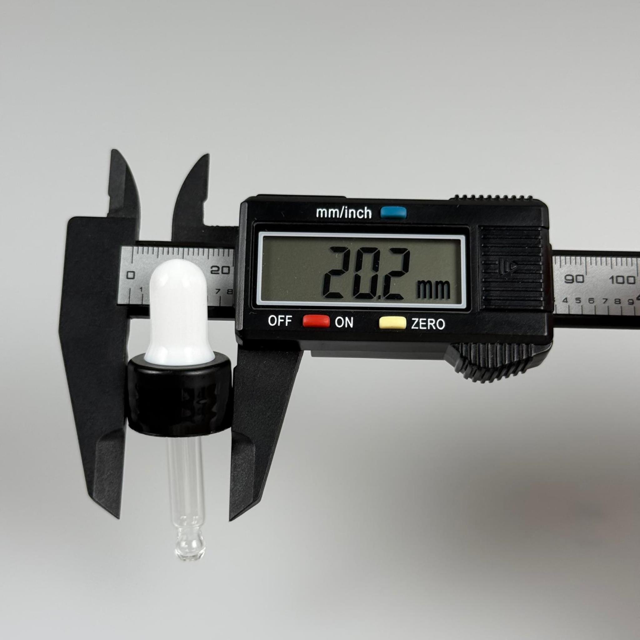 18 MM CAM DAMLALIKLI TAKIM - BEYAZ EMZİK + DELİKLİ PLASTİK DÜZ SİYAH KAPAK + 42 MM CAM PİPET