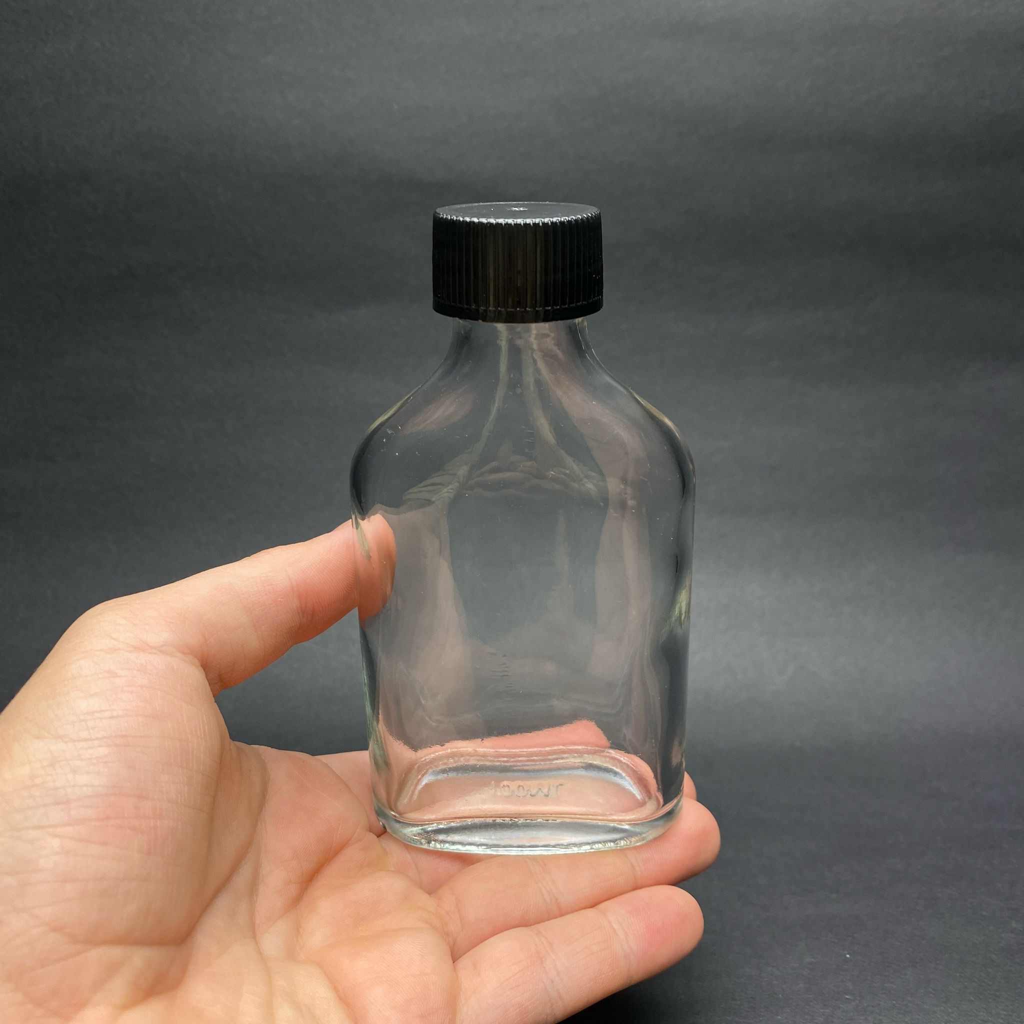 100 CC YASSI LÜX KOLONYA CAM ŞİŞE - SİYAH KAPAKLI + KOLONYA TIPALI - 100 ML KAPAKLI CAM KOLONYA ŞİŞESİ