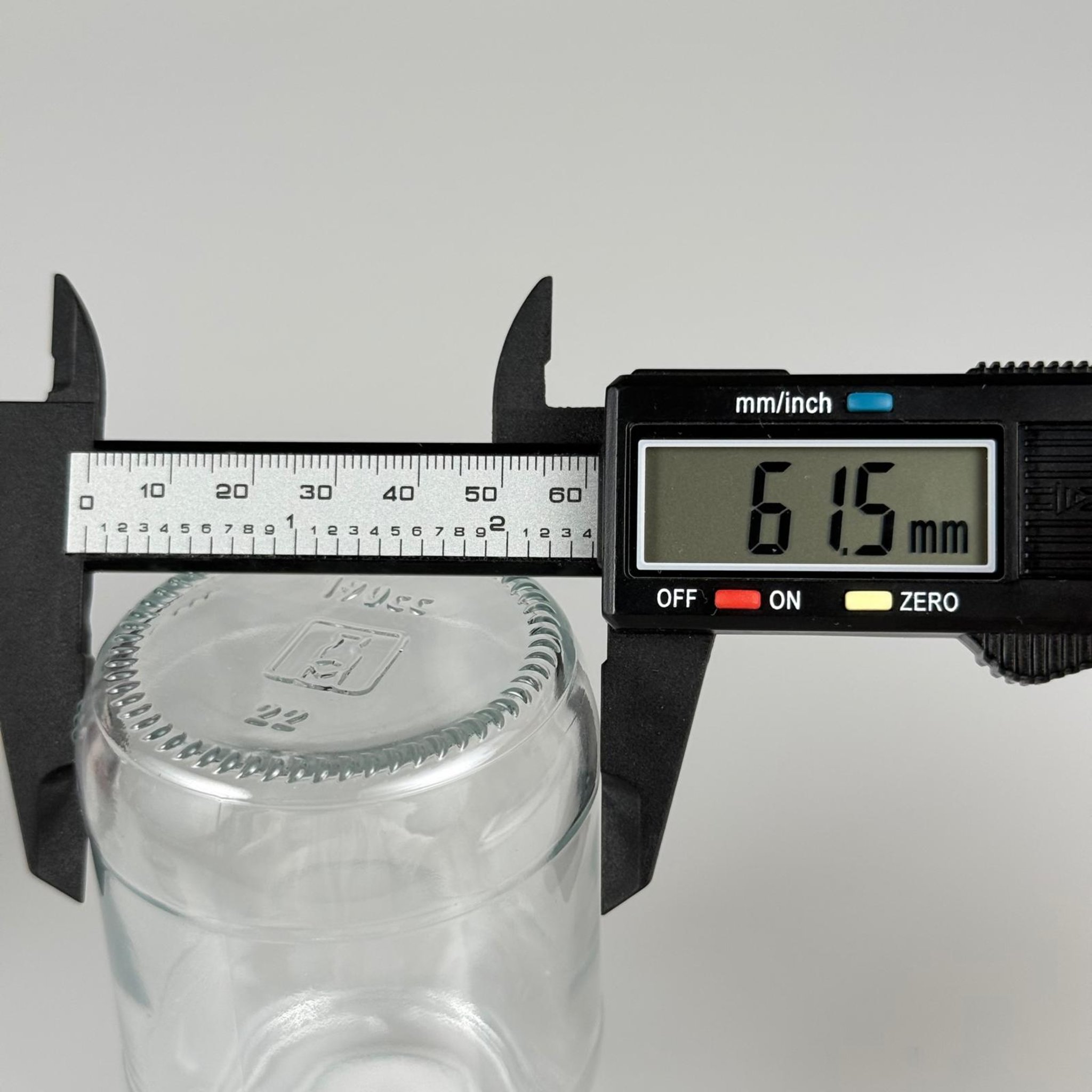 190 CC CAM KAVANOZ - BEYAZ METAL KAPAKLI + KENDİNDEN YAPIŞKANLI SIZDIRMAZ CONTALI TAKIM - 190 ML TOMBUL KAVANOZ
