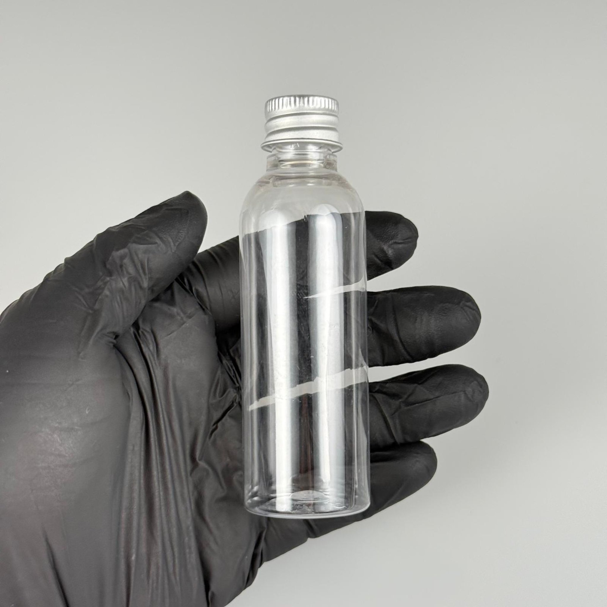 50 CC ŞEFFAF SİLİNDİR UZUN MODEL PET ŞİŞE + KÖPÜK CONTALI GÜMÜŞ ALÜMİNYUM METAL KAPAKLI + KÖR TIPALI TAKIM - 50 ML PLASTİK ŞİŞE