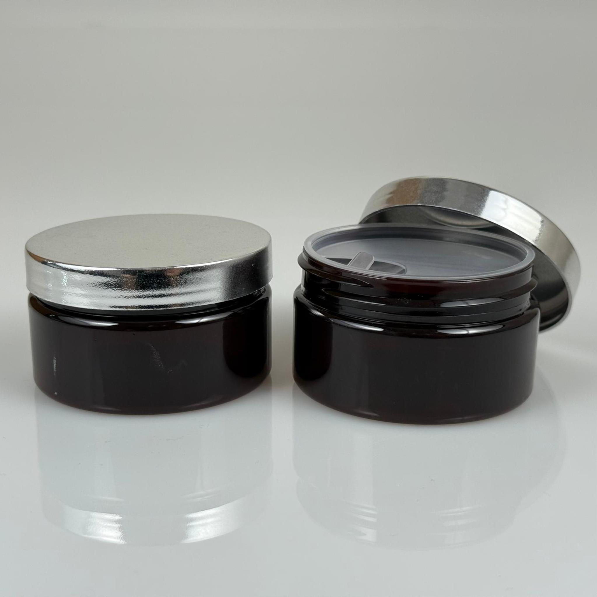 100 ML SERT PET KAVANOZ + GÜMÜŞ KAPLAMALI PLASTİK KAPAK + İÇ TIPA - 100 CC KALIN AMBER PLASTİK KAVANOZ GÜMÜŞ KAPLAMALI PLASTİK KAPAKLI İÇ TIPALI TAKIM - KREM KAVANOZLARI