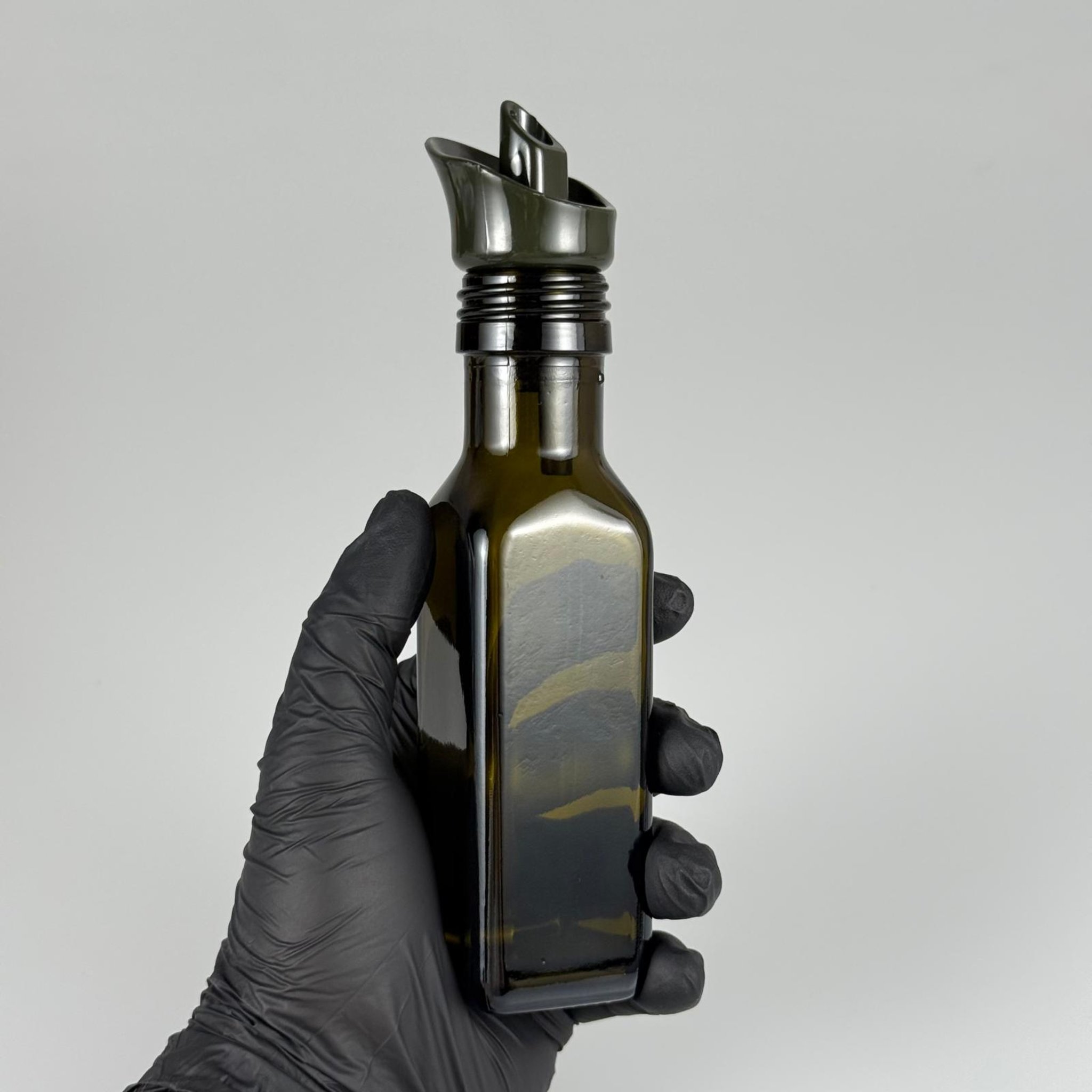 100 CC MARASKA CAM ŞİŞE KOYU YEŞİL (31 MM AĞIZ) - AKITICI KOYU YEŞİL YAĞDANLIK TIPALI - 100 ML KÖŞELİ KARE MARASCA YAĞ VE SOS ŞİŞELERİ