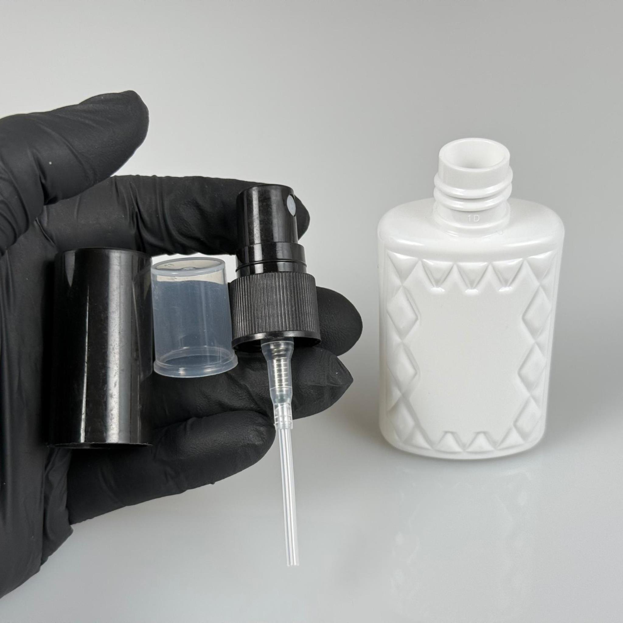 50 CC BEYAZ PET KÖŞELİ PARFÜM ŞİŞESİ  - SİYAH SPREYLİ - SİYAH KORUMA KAPAKLI - 50 ML PLASTİK PARFÜM - KOLONYA ŞİŞESİ