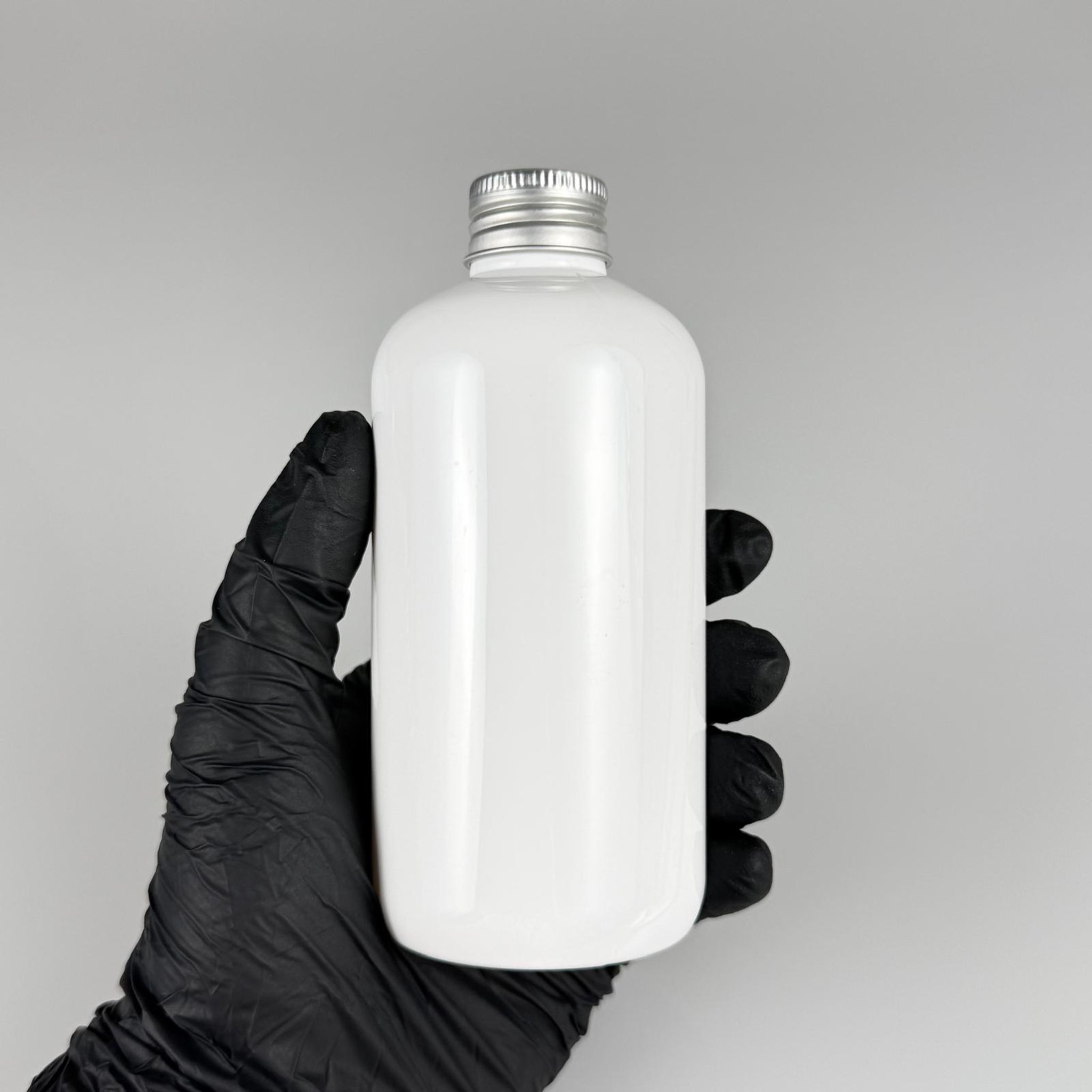 250 CC BEYAZ PLASTİK ŞİŞE ZEYNEP MODEL ( 24 AĞIZ ) + KÖPÜK CONTALI GÜMÜŞ METAL ALÜMİNYUM KAPAKLI - 250 ML KAPAKLI BEYAZ TOMBUL PET ŞİŞELER