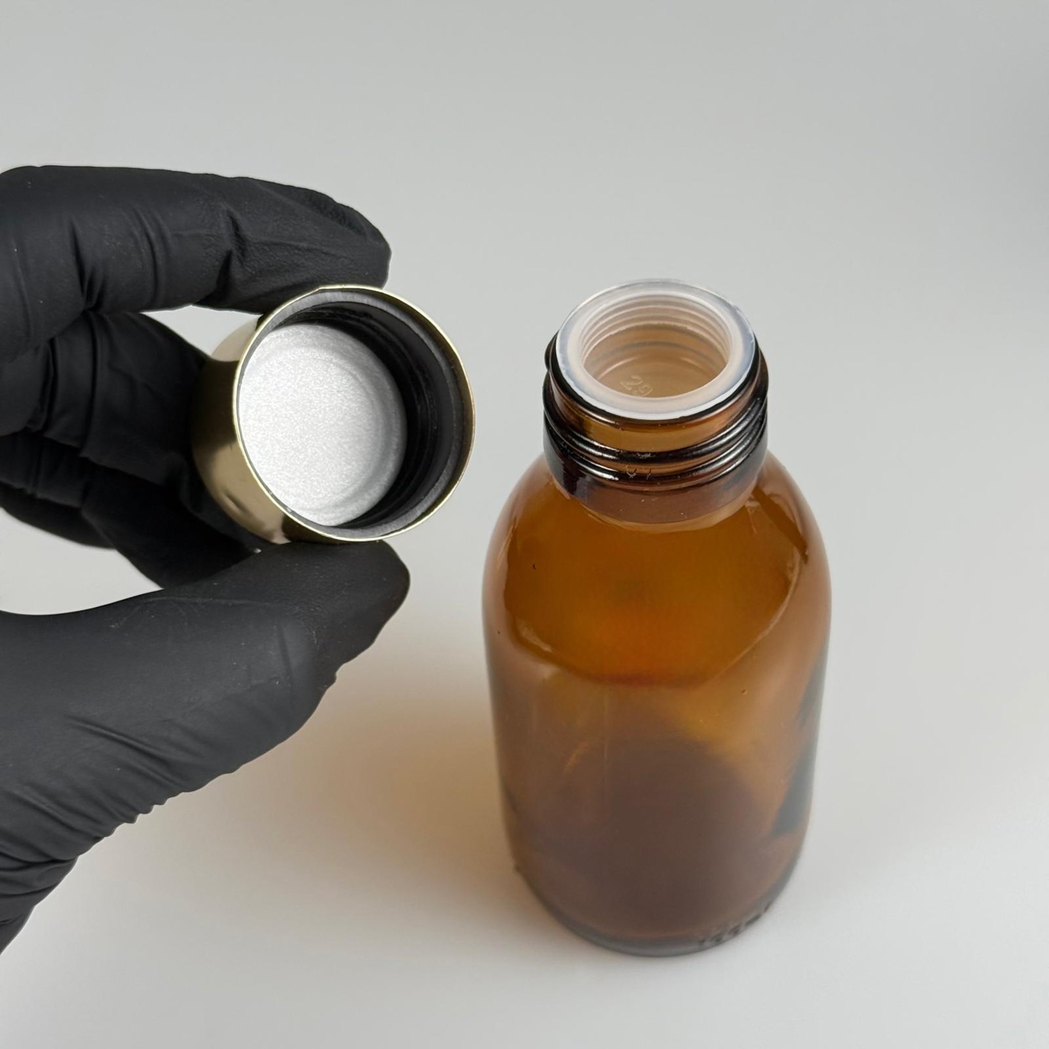 100 CC AMBER CAM ŞİŞE  + ALÜMİNYUM KAPLAMALI GOLD KAPAKLI + KÖR TIPALI TAKIM - 100 ML KAHVERENGİ CAM ŞİŞE