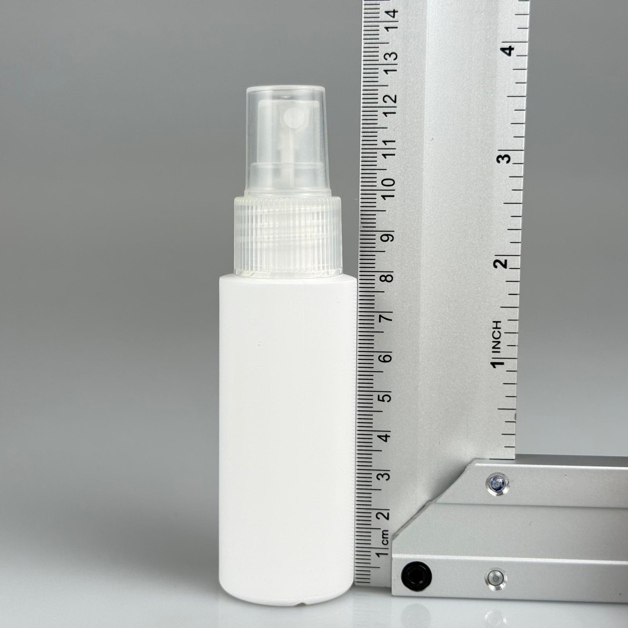 50 CC SPREYLİ SERT POLİETİLEN PLASTİK ŞİŞE - BEYAZ - ŞEFFAF FISFISLI 50 ML ŞİŞE