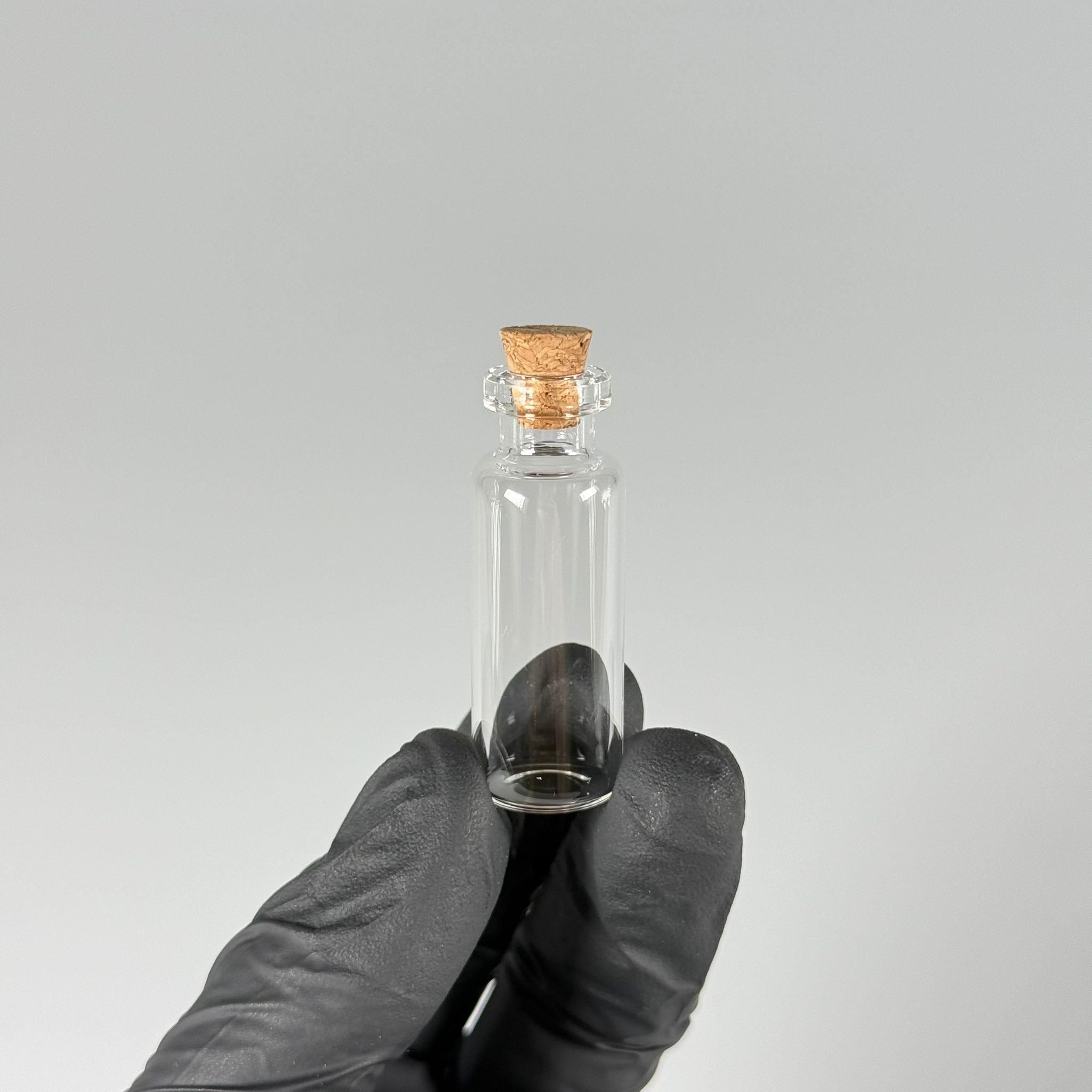 MİNİ CAM ŞİŞE MANTAR TIPALI 4 CC - anahtarlık, aksesuar. kolye, minyatür, mektup, tılsım vb için 4 ml şeffaf küçük cam şişeler