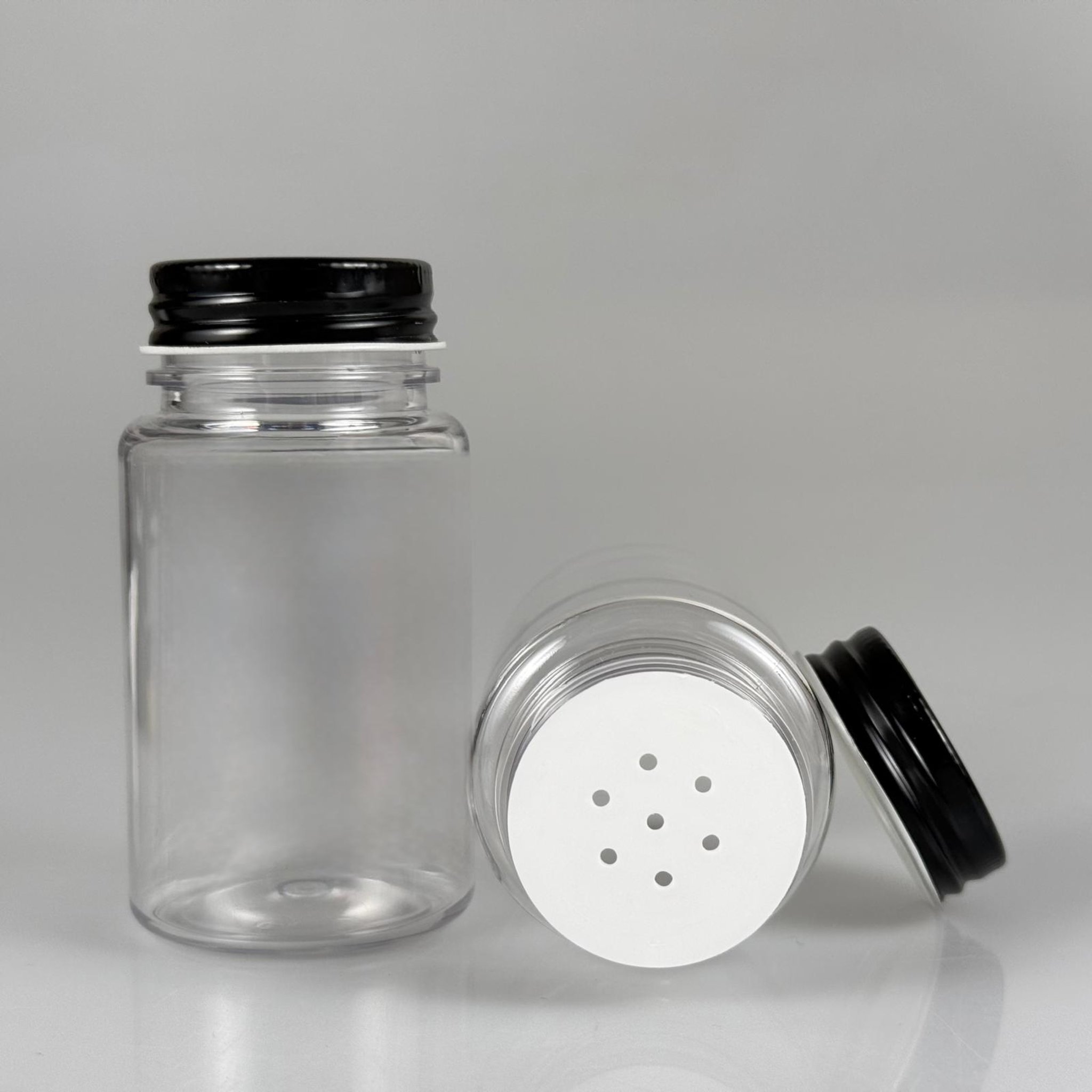 100 CC ŞEFFAF PET PUDRA ŞİŞESİ + KÖPÜK CONTALI SİYAH METAL KAPKLI + PUDRA TIPALI TAKIM - 100 ML PUDRA KUTUSU, EKO TUZLUK