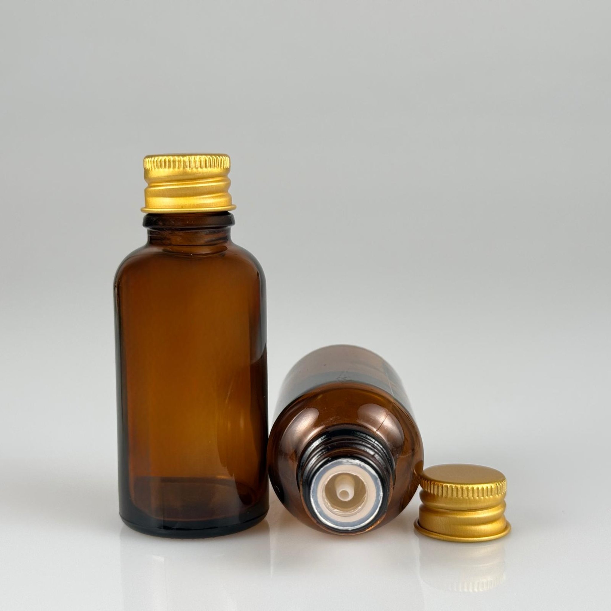 30 CC AMBER CAM ŞİŞE + KÖPÜK CONTALI GOLD ALÜMİNYUM METAL KAPAKLI + DAMLALIKLI KOLONYA TIPALI TAKIM - 30 ML KAHVERENGİ CAM ŞİŞE